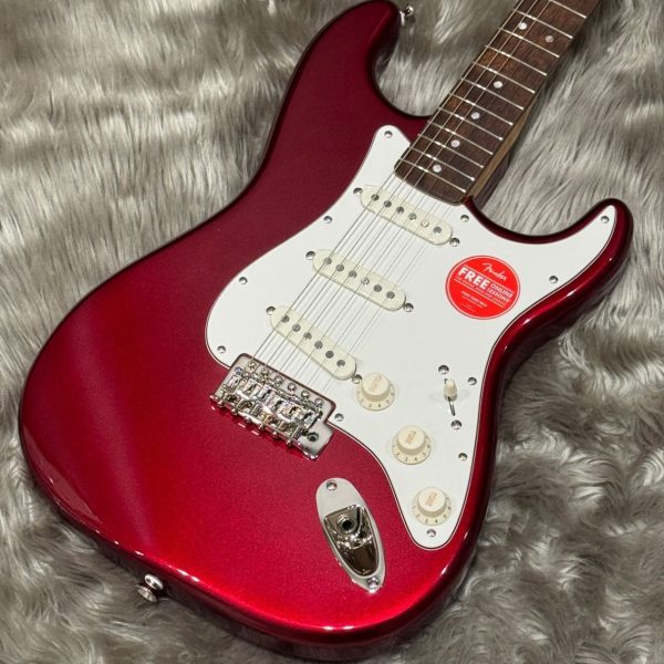 Classic Vibe ’50s Stratocaster / Maple Fingerboard (Candy Apple Red)<br />
￥ 61,600 (税込)<br />
アジア製ながらも、クラシックなデザインと本格的な木材を使用。オリジナル・ピックアップマイクも品質が高く、歯切れの良さがありつつも柔らかく広がりのある「ヴィンテージ系ストラトに求める音色」が得られる1本となっています。<br />
この価格帯では担当者のおすすめとなっております！！