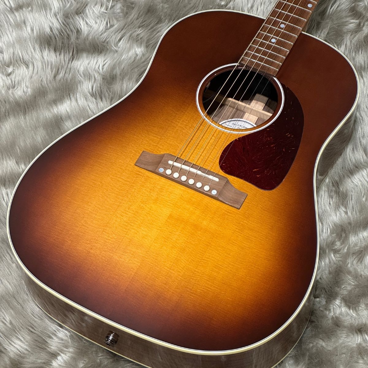 GibsonJ-45 Studio Walnut