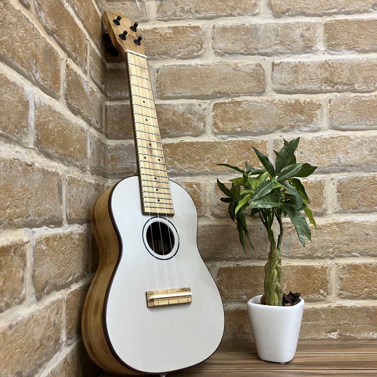 生活空間に溶け込むデザインミルキーグレー（竹製）