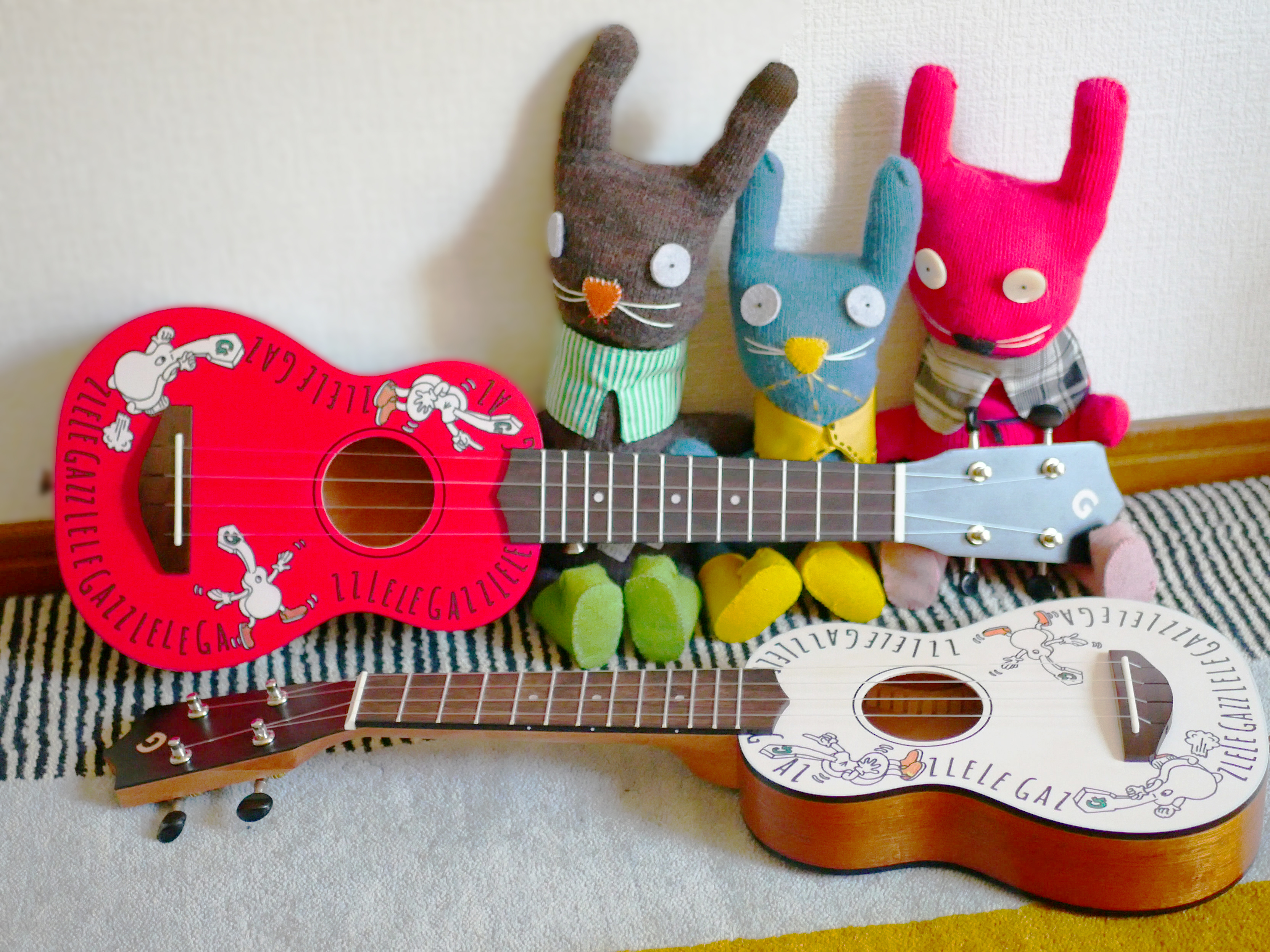 ★NEW★　ポップで楽しいウクレレが新登場！コロレレ　（赤）