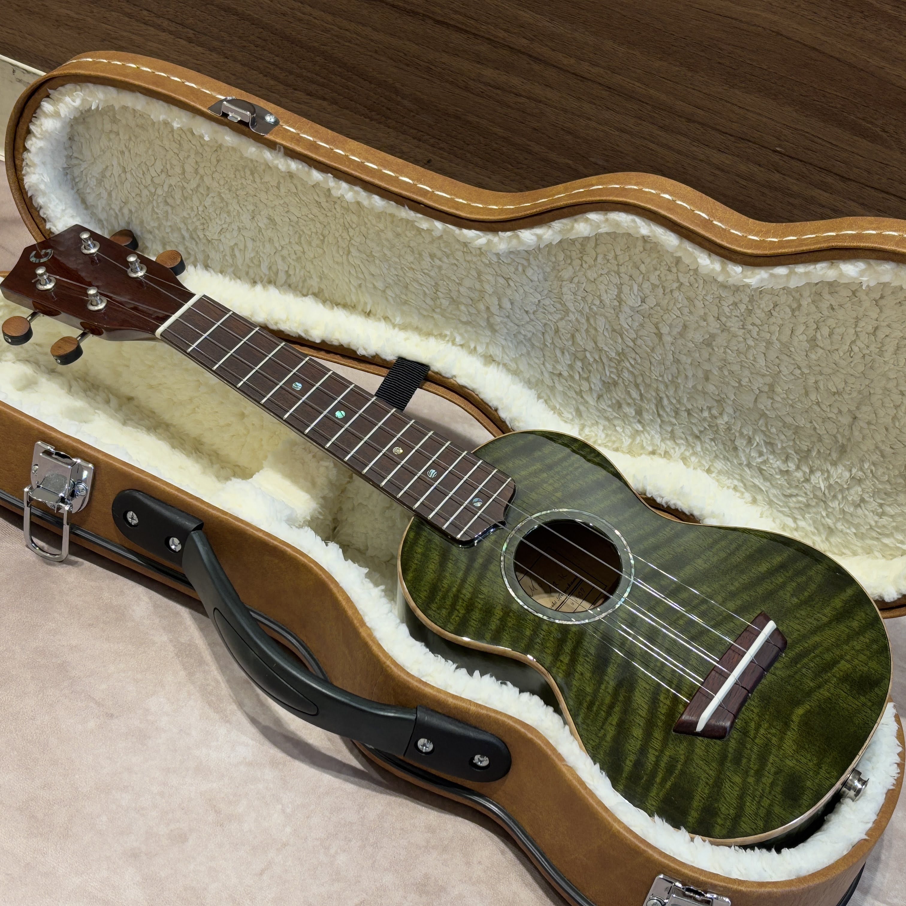 個性的なカラーリングで気分も上がる♪ベトナムメイプル　フォレストカラー P.Uあり