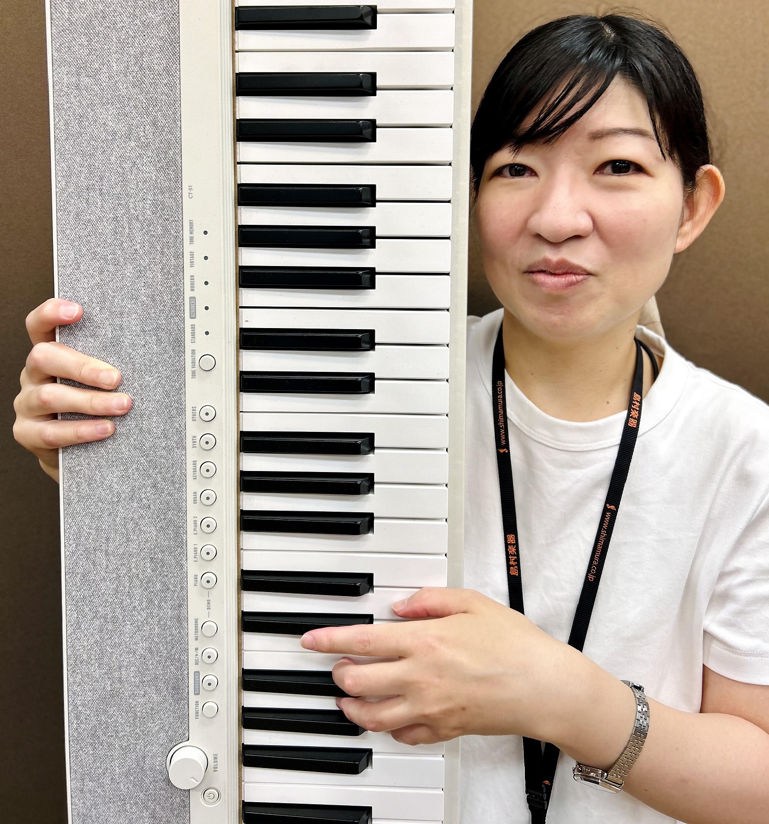 灰田　瞳(はいだ　ひとみ)