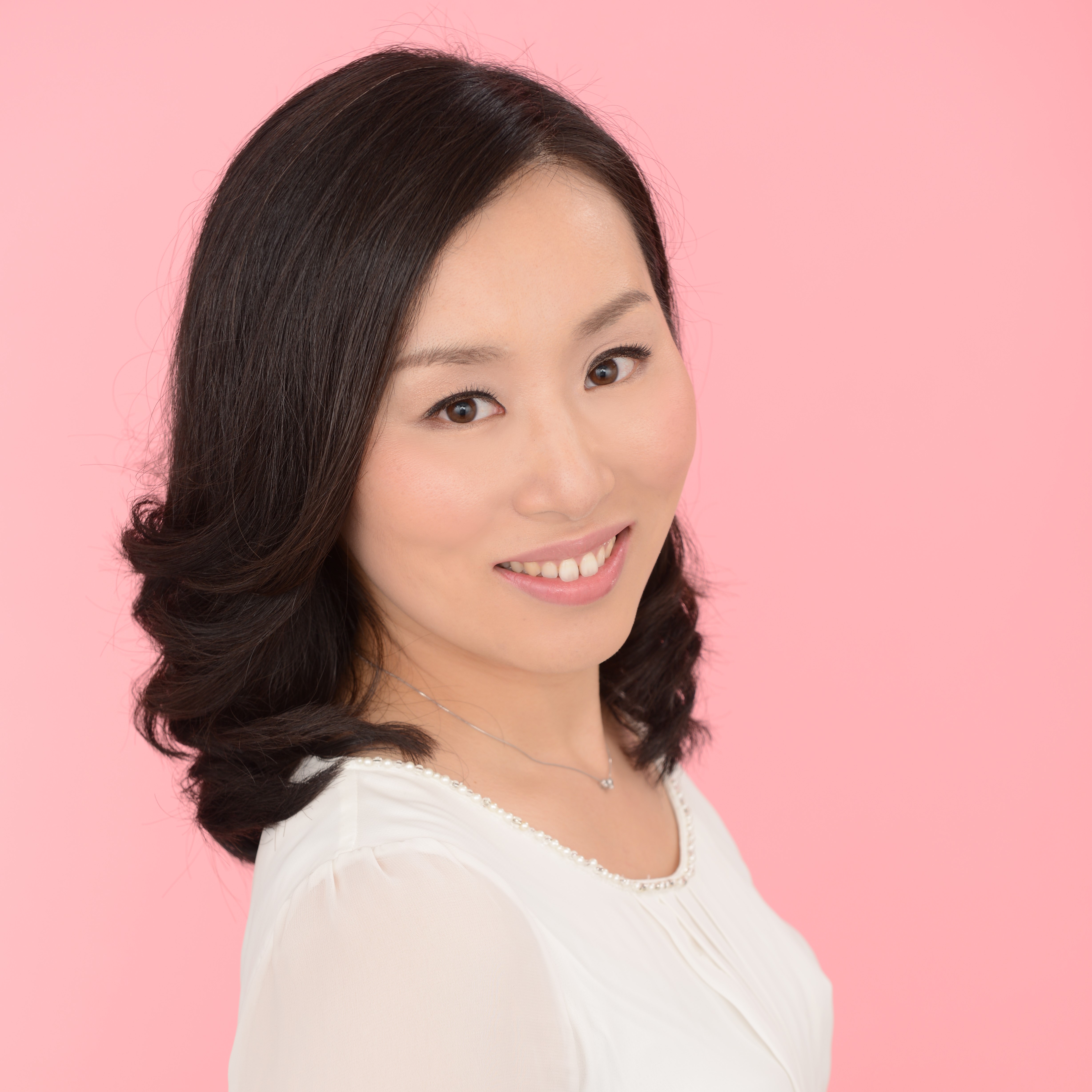 岡田　真実（おかだ　まみ）