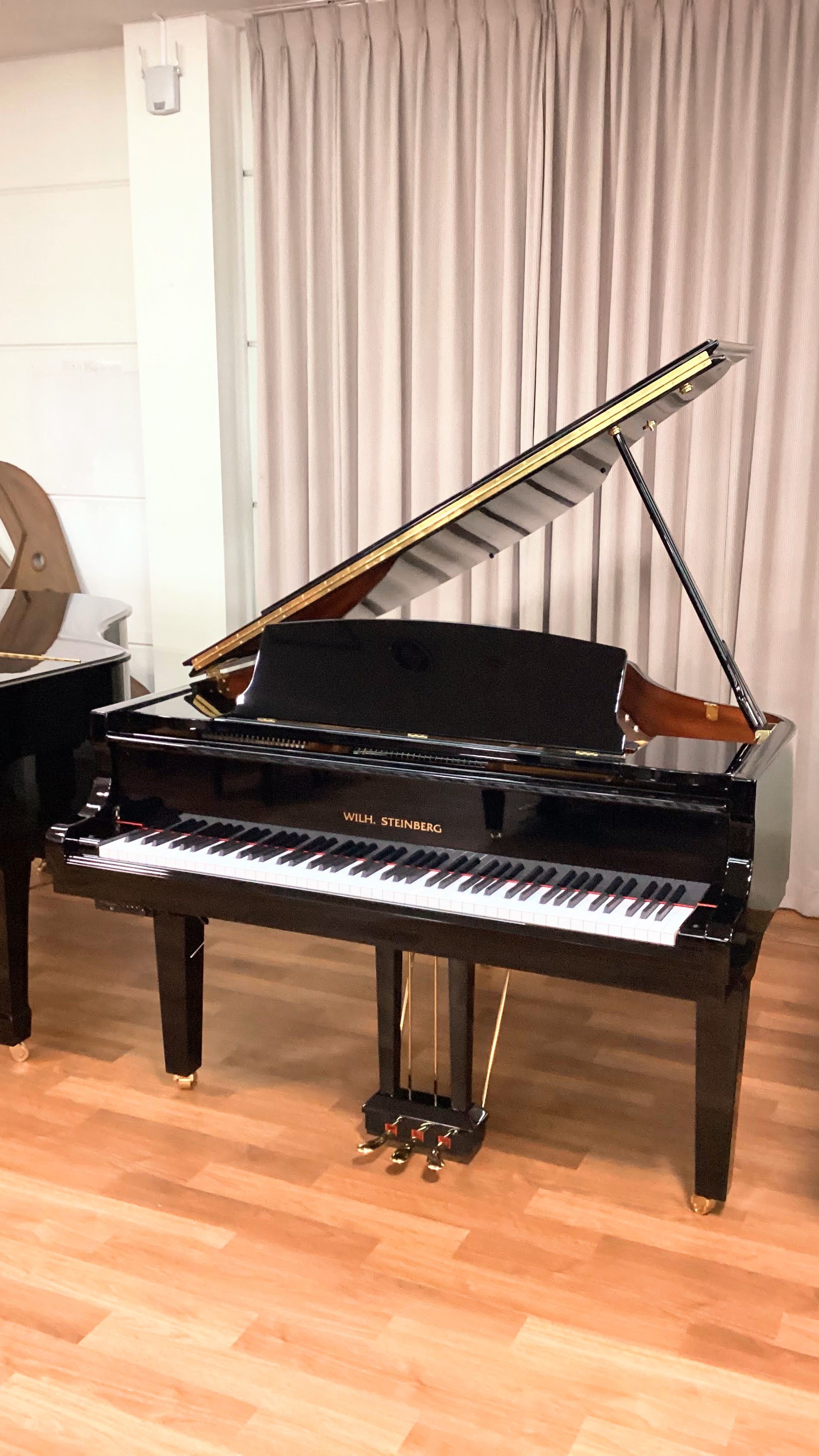 新品グランドピアノWILH.STEINBERG P152