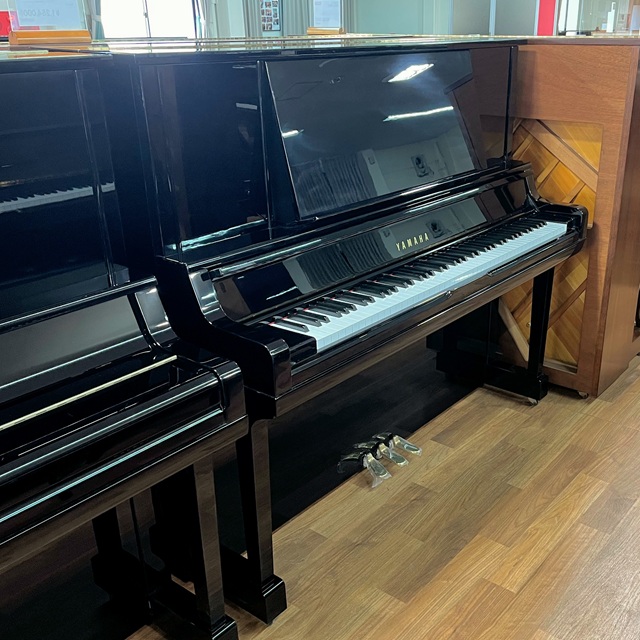 中古アップライトピアノヤマハ　UX30A