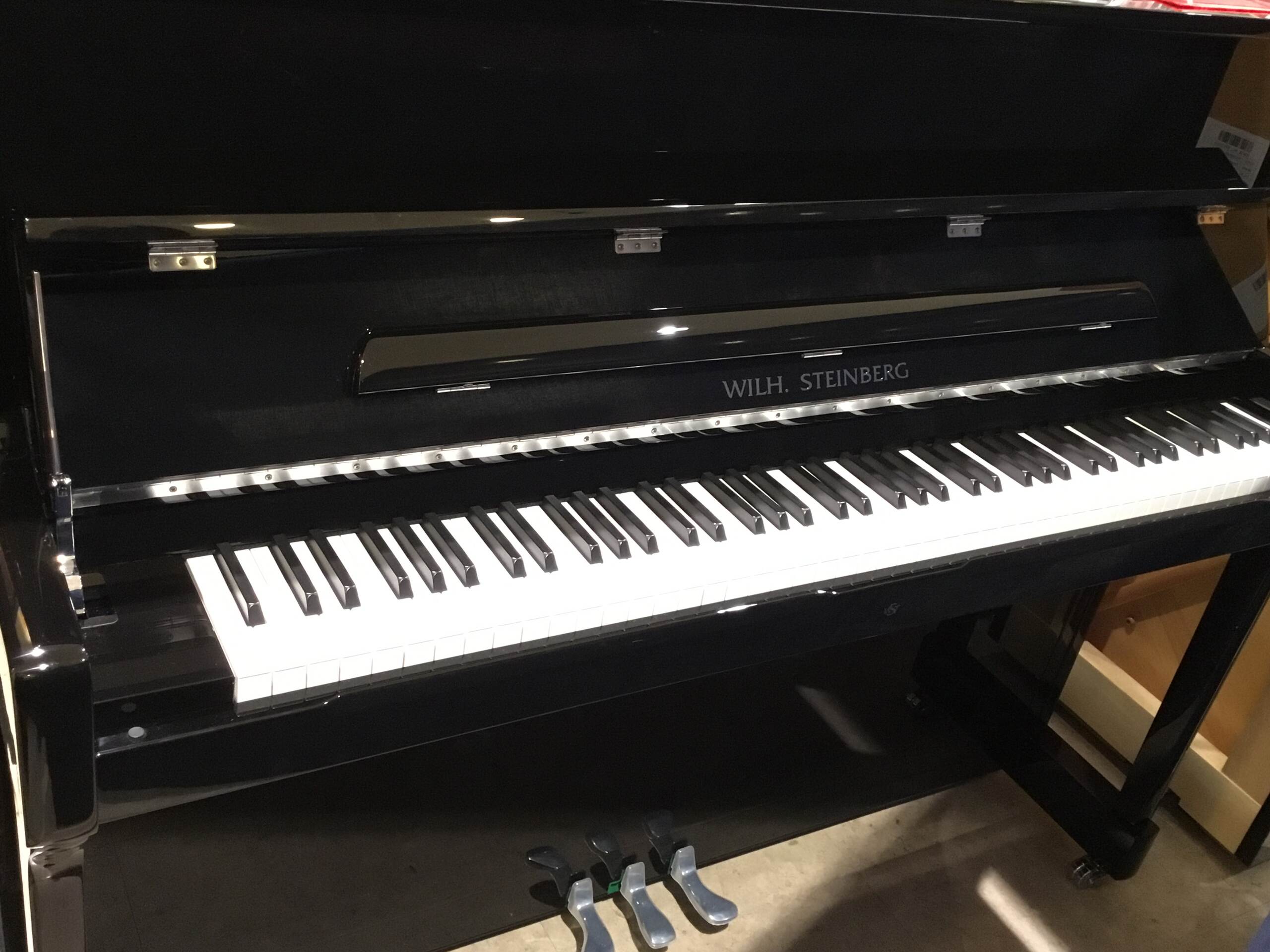 新品アップライトピアノSTEINBERG　AT18DC