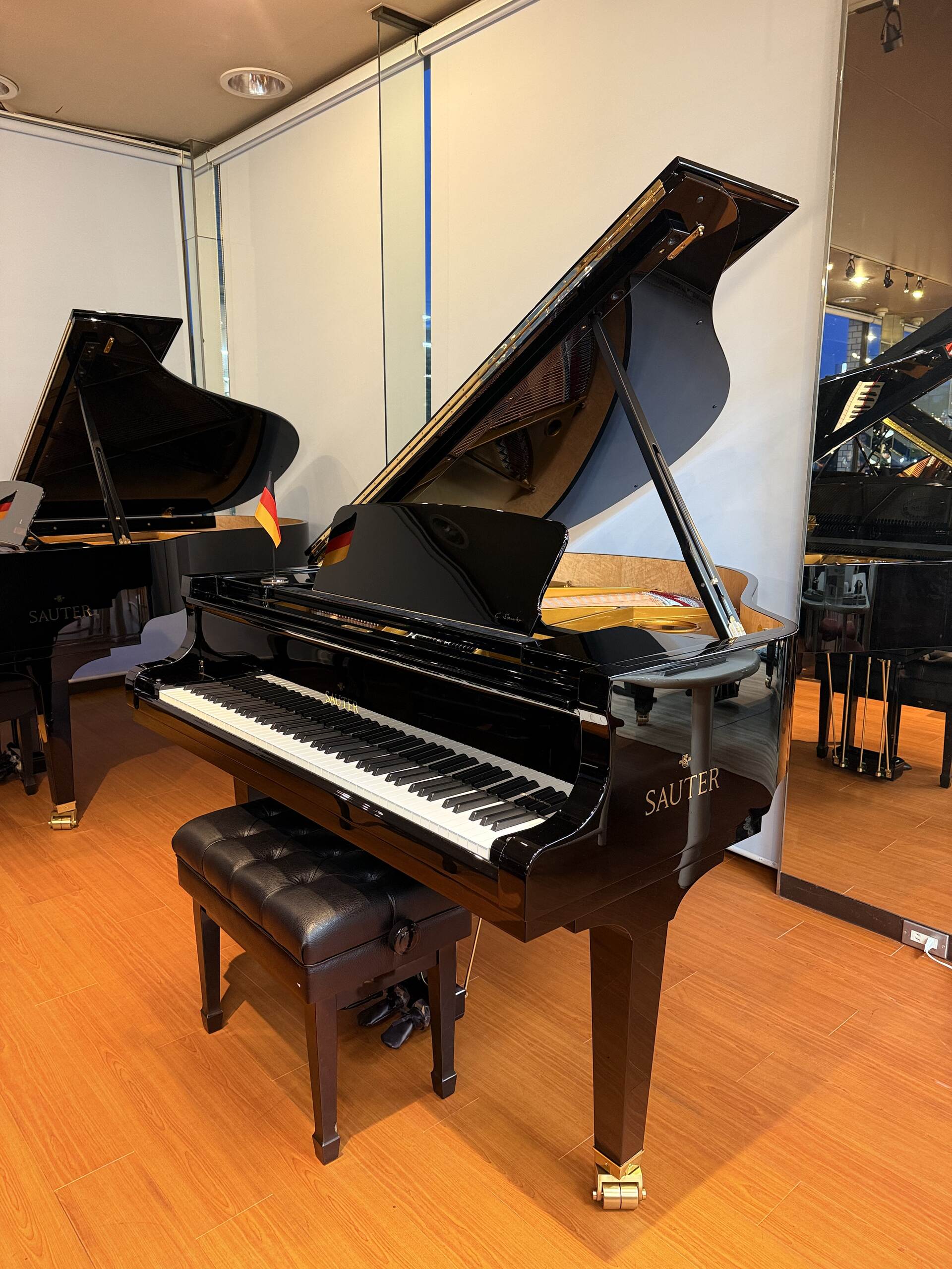 ザウターグランドピアノ】185Delta・160Alpha試弾可｜ドイツの至宝を