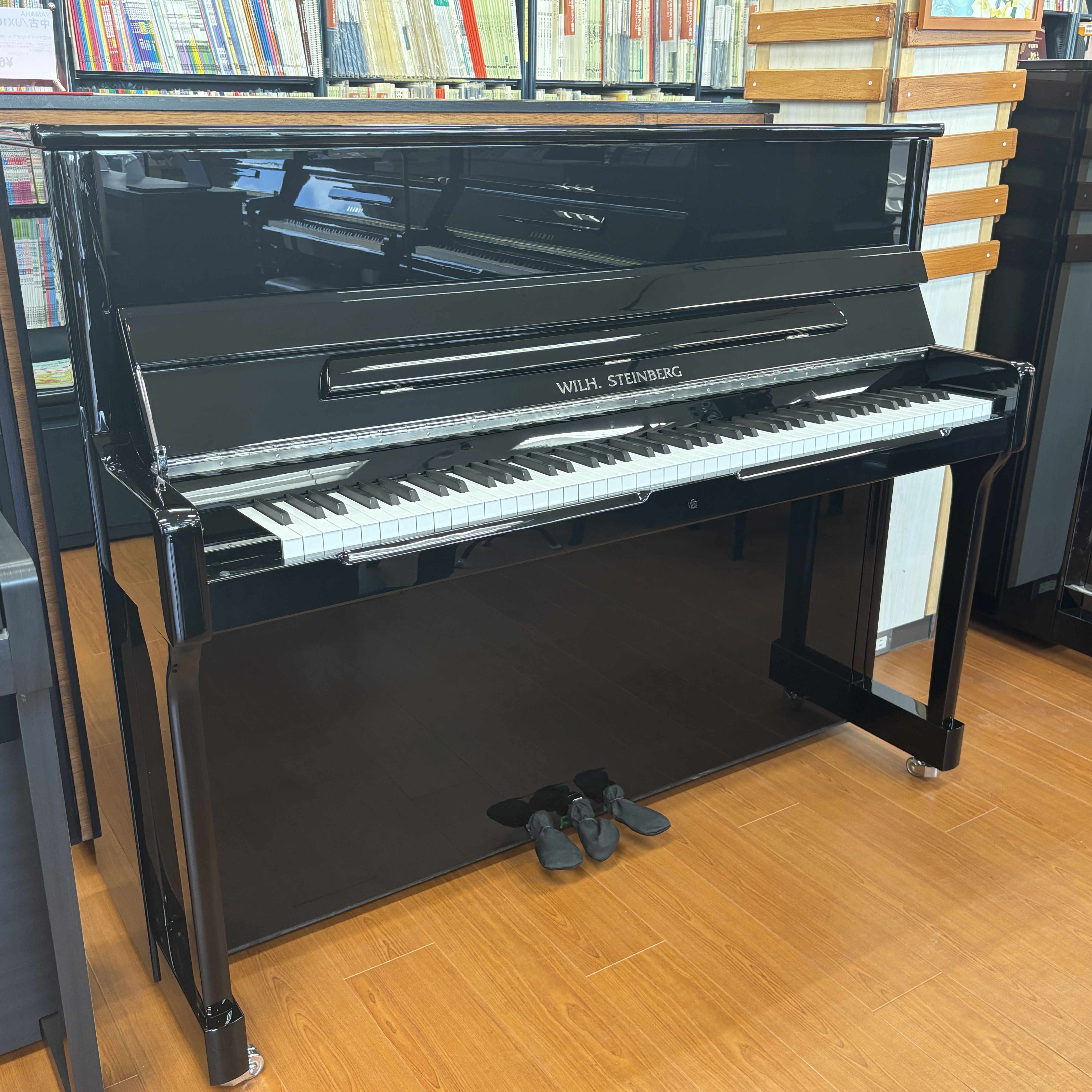 中古アップライトピアノスタインベルグ　AT18DC