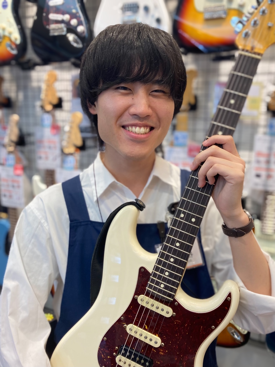 天野(エレキギター、アンプ、エフェクター担当)
