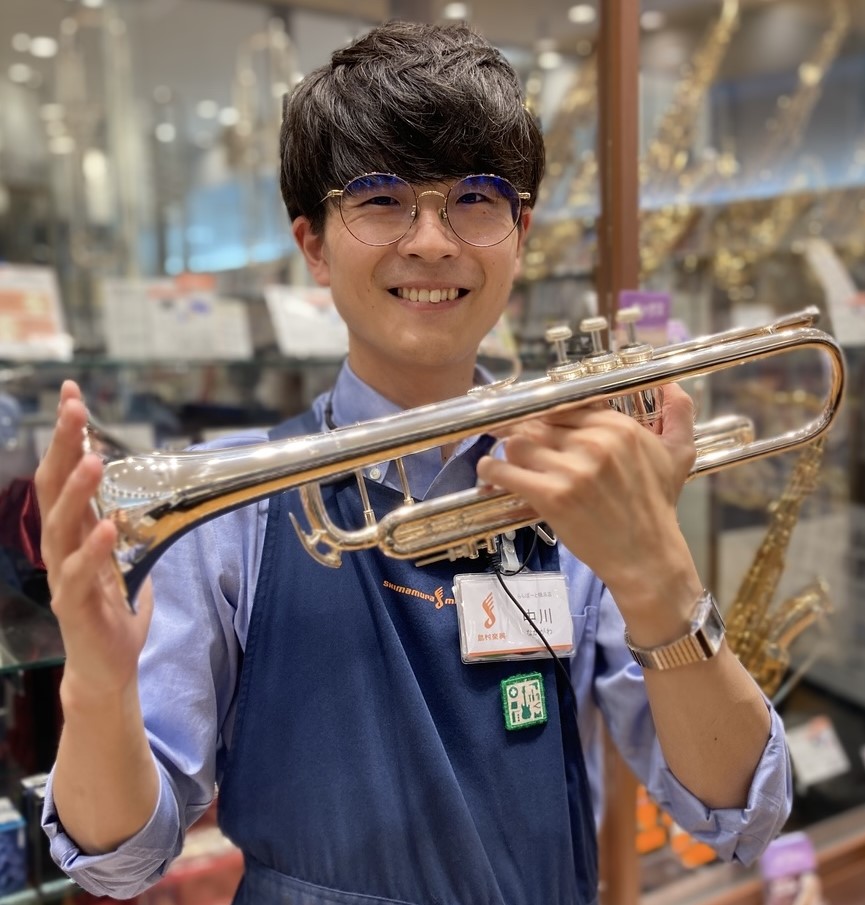 中川 (管楽器アドバイザー)
趣味で何か管楽器を初めてみたい方、吹奏楽部に入部され部活動に励む学生さん、大歓迎です！！
楽器についてのご相談やご購入のアドバイスはもちろん、ご購入後も永く演奏を楽しんでいただけるよう、
しっかりサポートさせていただきます！