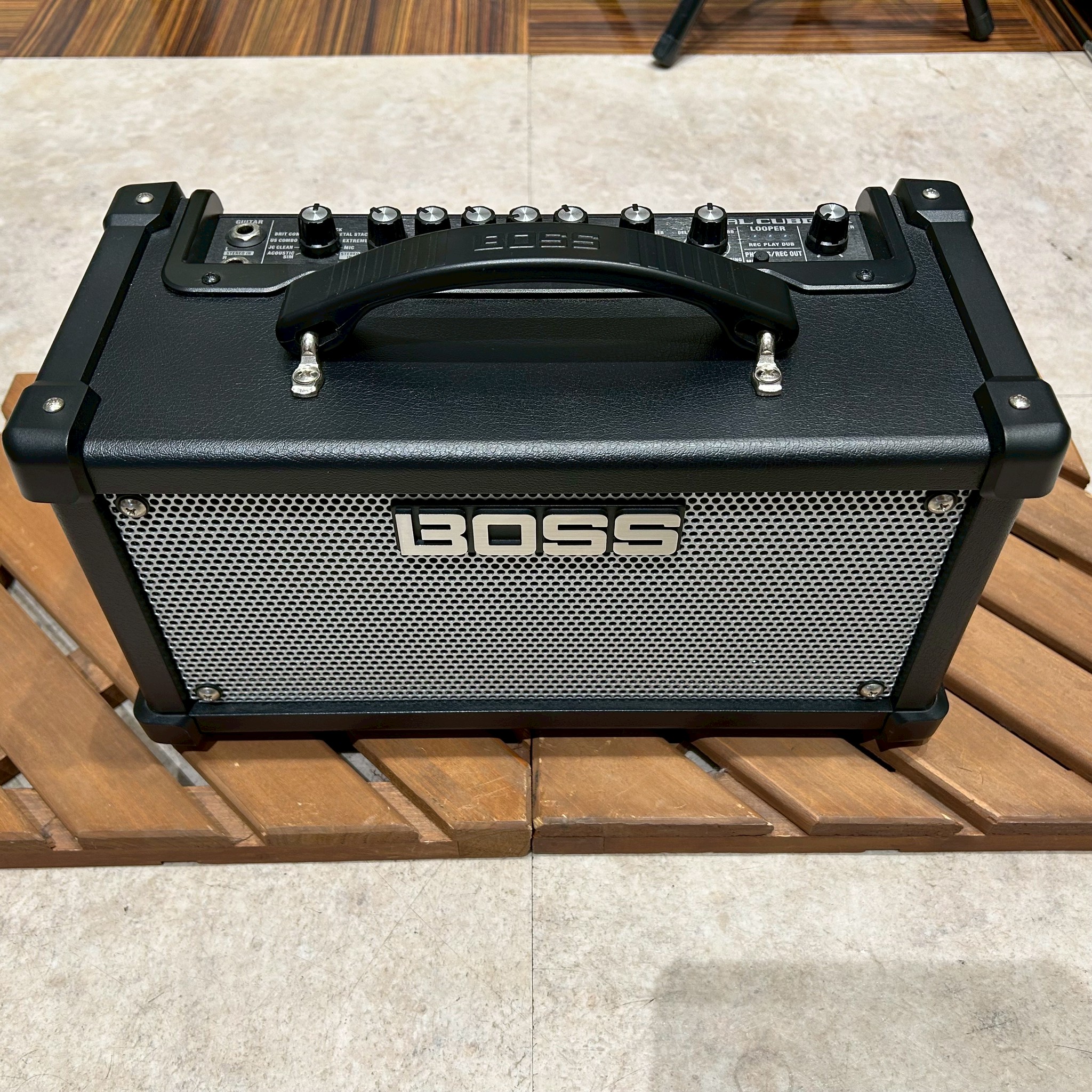BOSS・DUAL CUBE LX
通常価格\35,200→\31,800でご案内中！

BOSSのハイクオリティサウンドを家庭用アンプに凝縮！