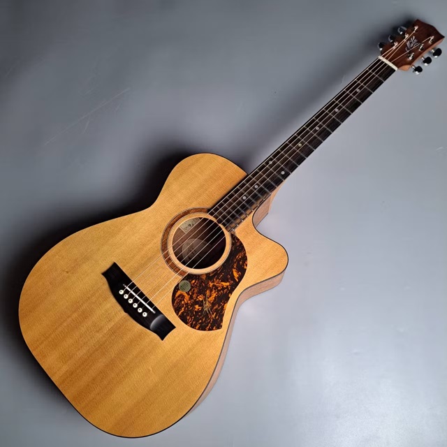 Maton・SRS808
通常税込販売価格￥363,000→税込販売価格￥341,000
期間限定の特別価格！オーストラリア・メイトンのギター！