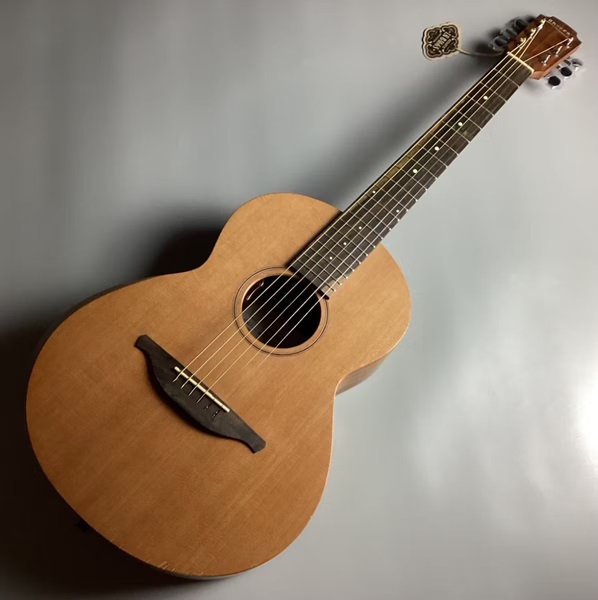 Sheeran by Lowden Lowden・W-03 Sheeran
通常税込販売価格￥167,200→アウトレット税込み価格￥133,760
エドシーランモデル。傷ありの為アウトレット特価！