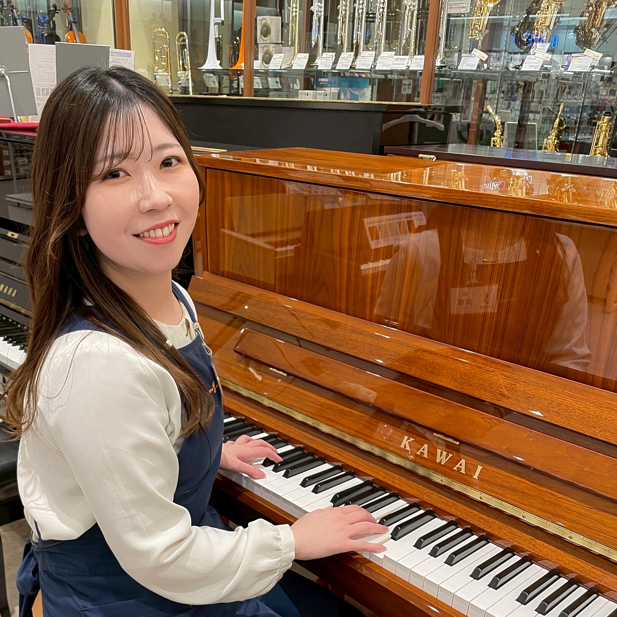 加藤(かとう)

イオンモール名取店 店長の加藤です♪
ピアノ上級アドバイザー(社内資格)として、ずっとピアノ担当をしておりました。
ご自身のピアノ選び、お子さまのピアノ選びetcなんでもお気軽にご相談ください！
自分の経験から、レッスンのピアノ練習は苦手...というお悩みをお持ちの方や、保護者様のお気持ちにも寄り添えるかと思います。
まずはお下見やご相談だけでも大歓迎です♪