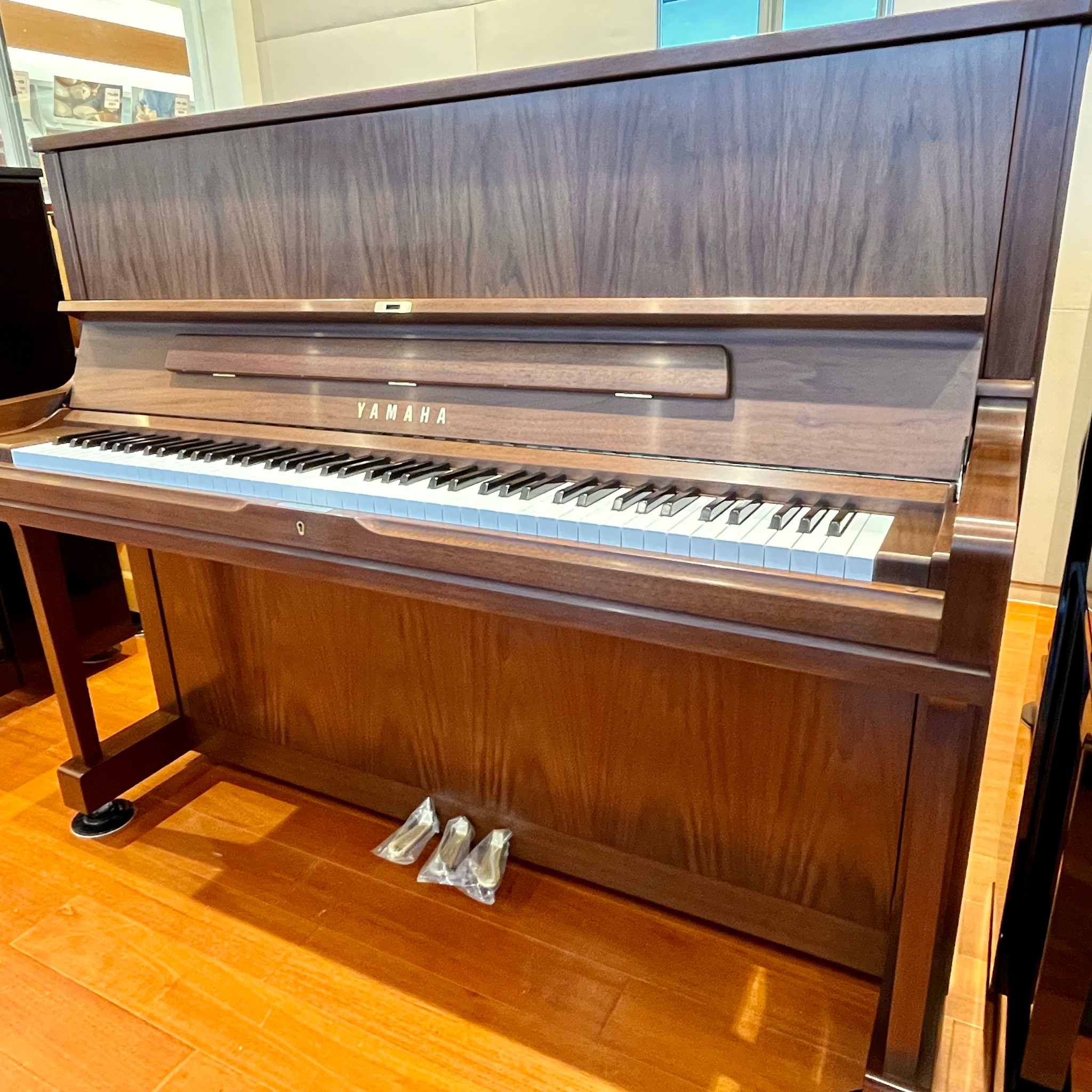 アップライトピアノYAMAHA　YUS1Wn