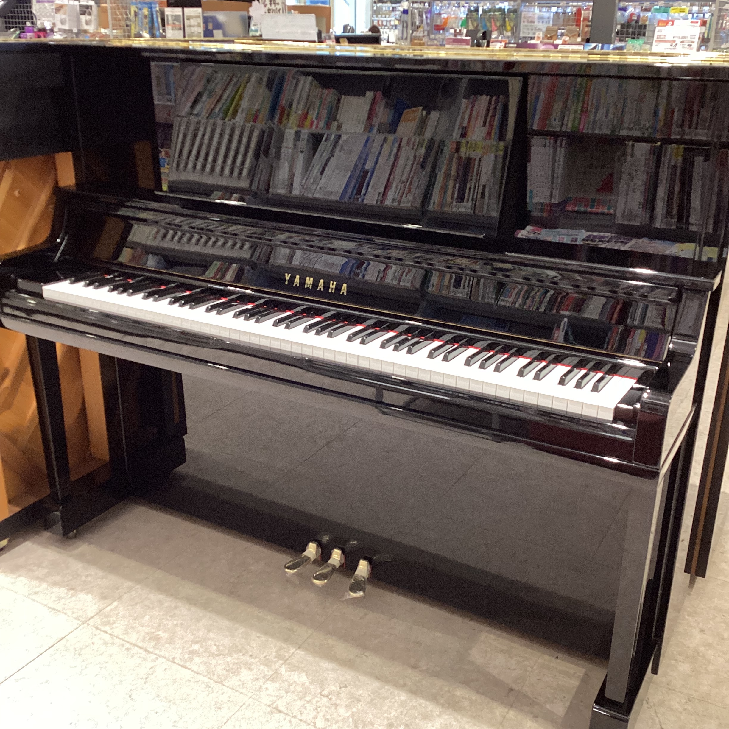 中古アップライトピアノ　※期間限定展示YAMAHA　UX10A(1993年製造)