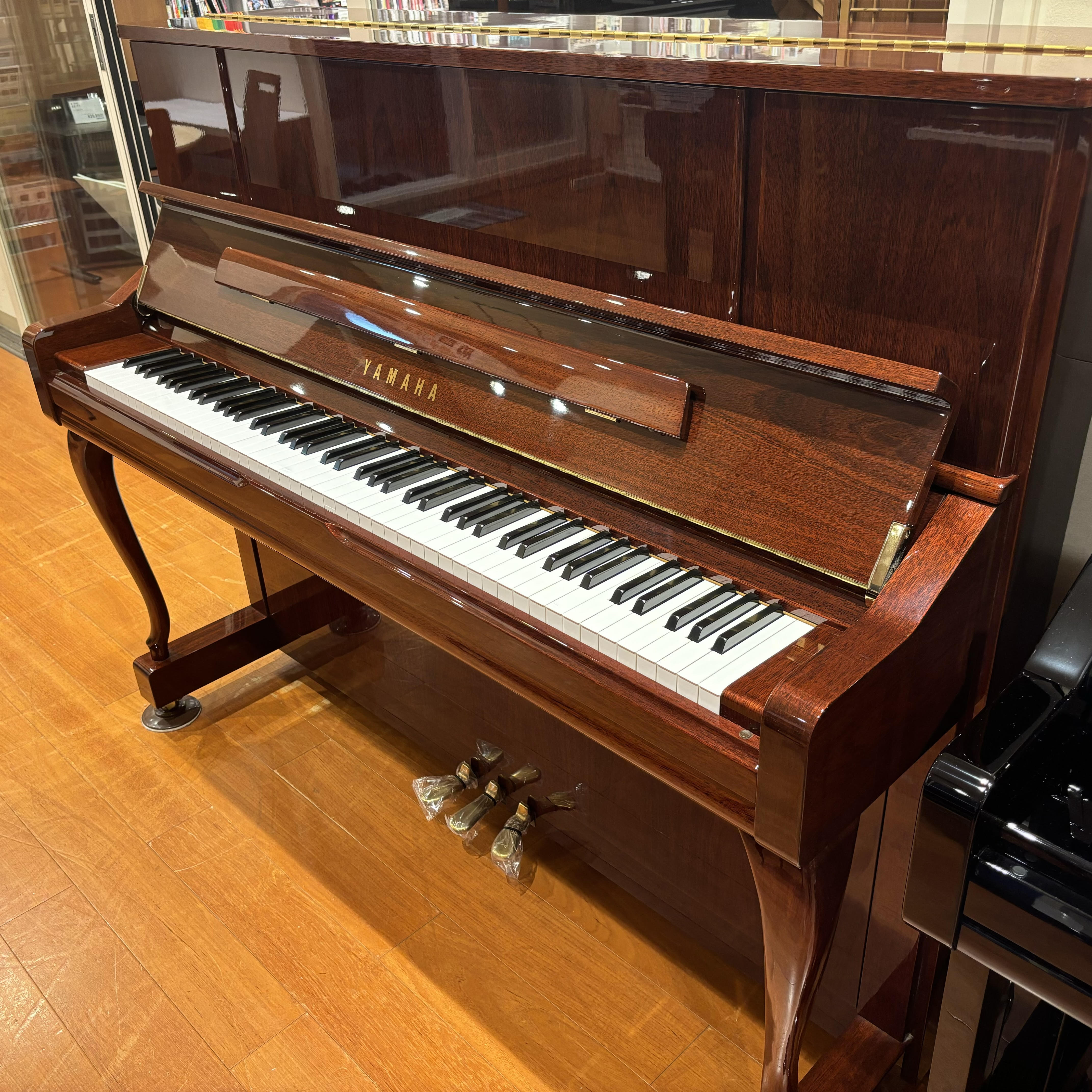 中古アップライトピアノ　※期間限定展示YAMAHA　YU10Mhc(2004年製造)