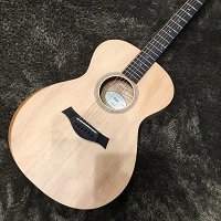 型番：LTD EG Academy 12e
価格：￥121,000(税込)