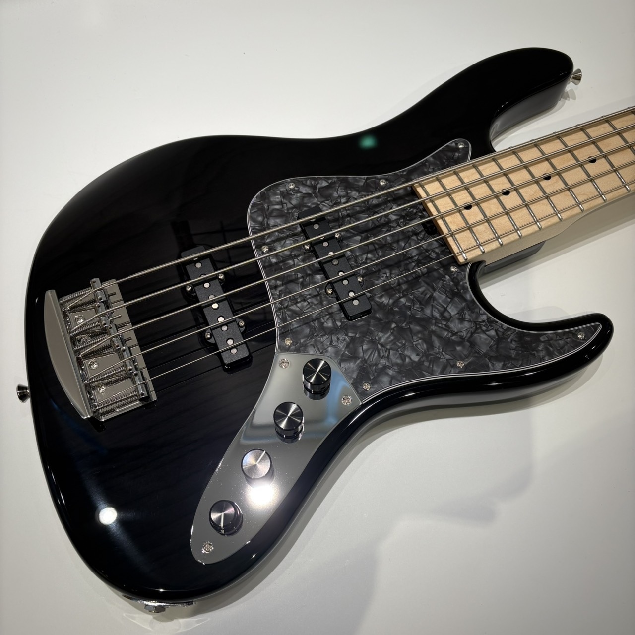  Kikuchi GuitarsHermes MV5