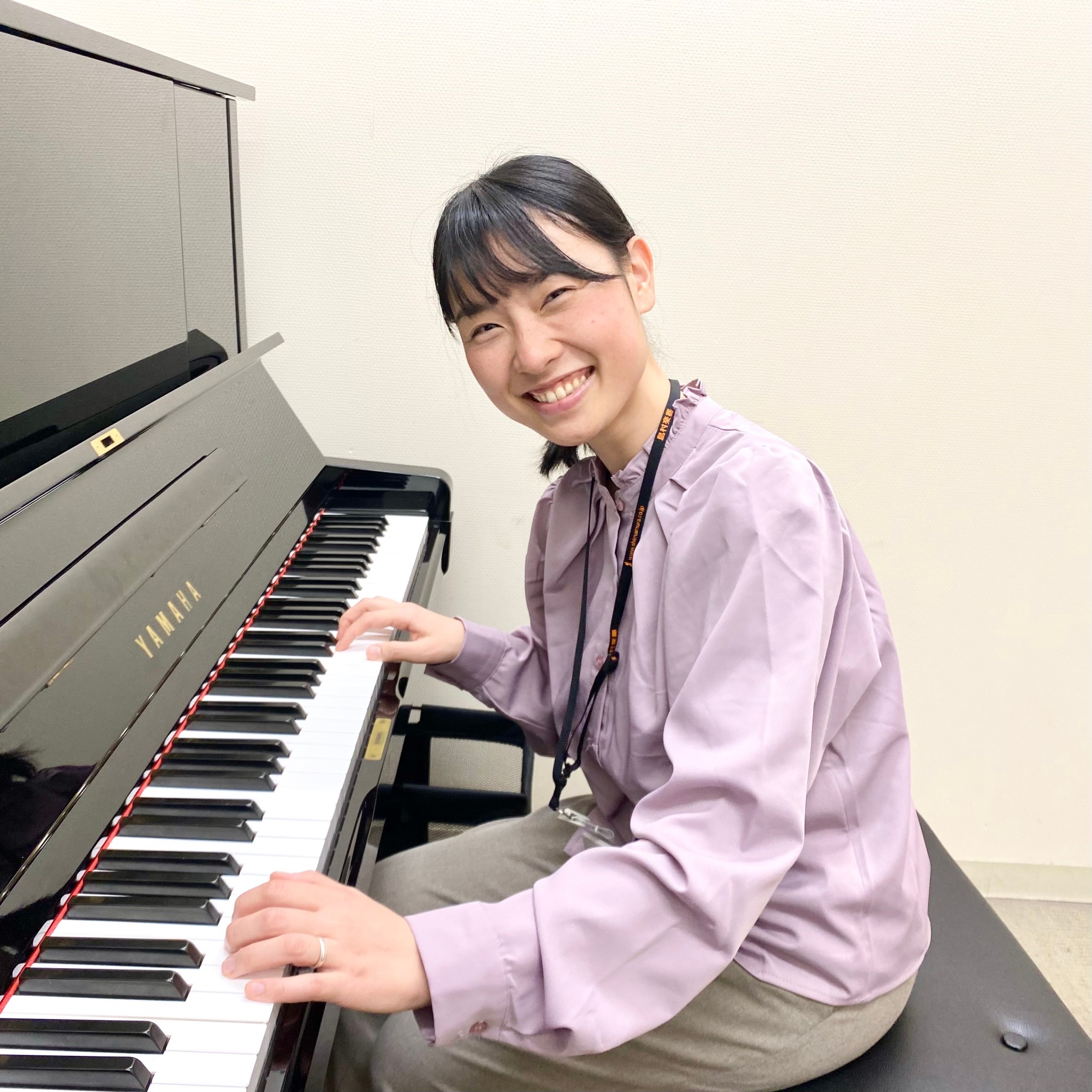ピアノインストラクタープロフィール泉　人美