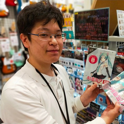 井黒 

「実際に並べてみると、
違いがはっきりして面白いですね」