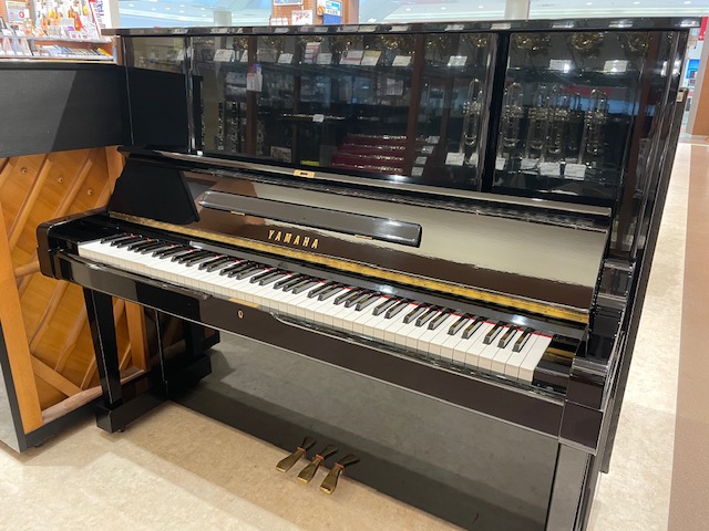 中古アップライトピアノYUX