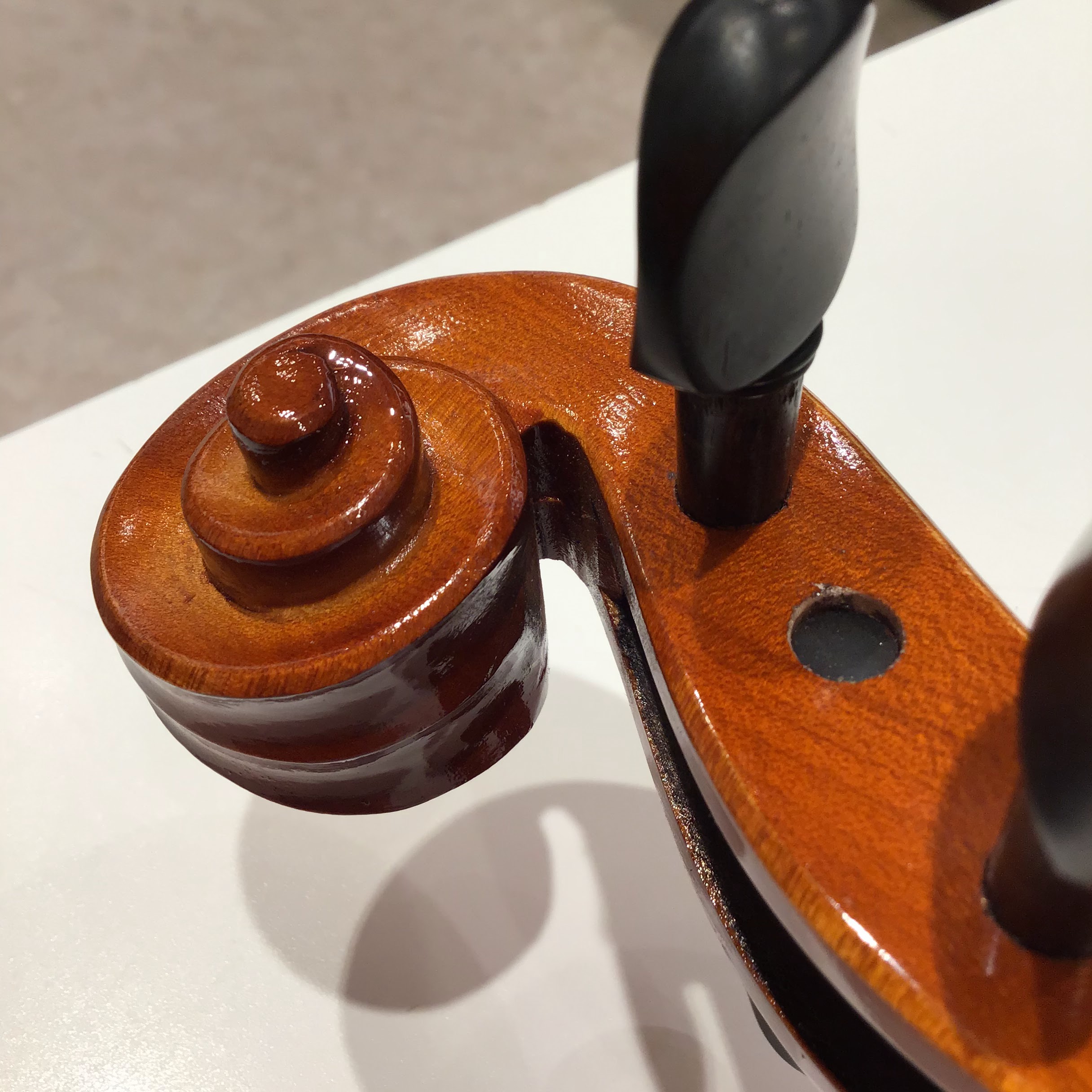 弦楽器アドバイザー（管楽器修理スタッフ）間渕（まぶち）