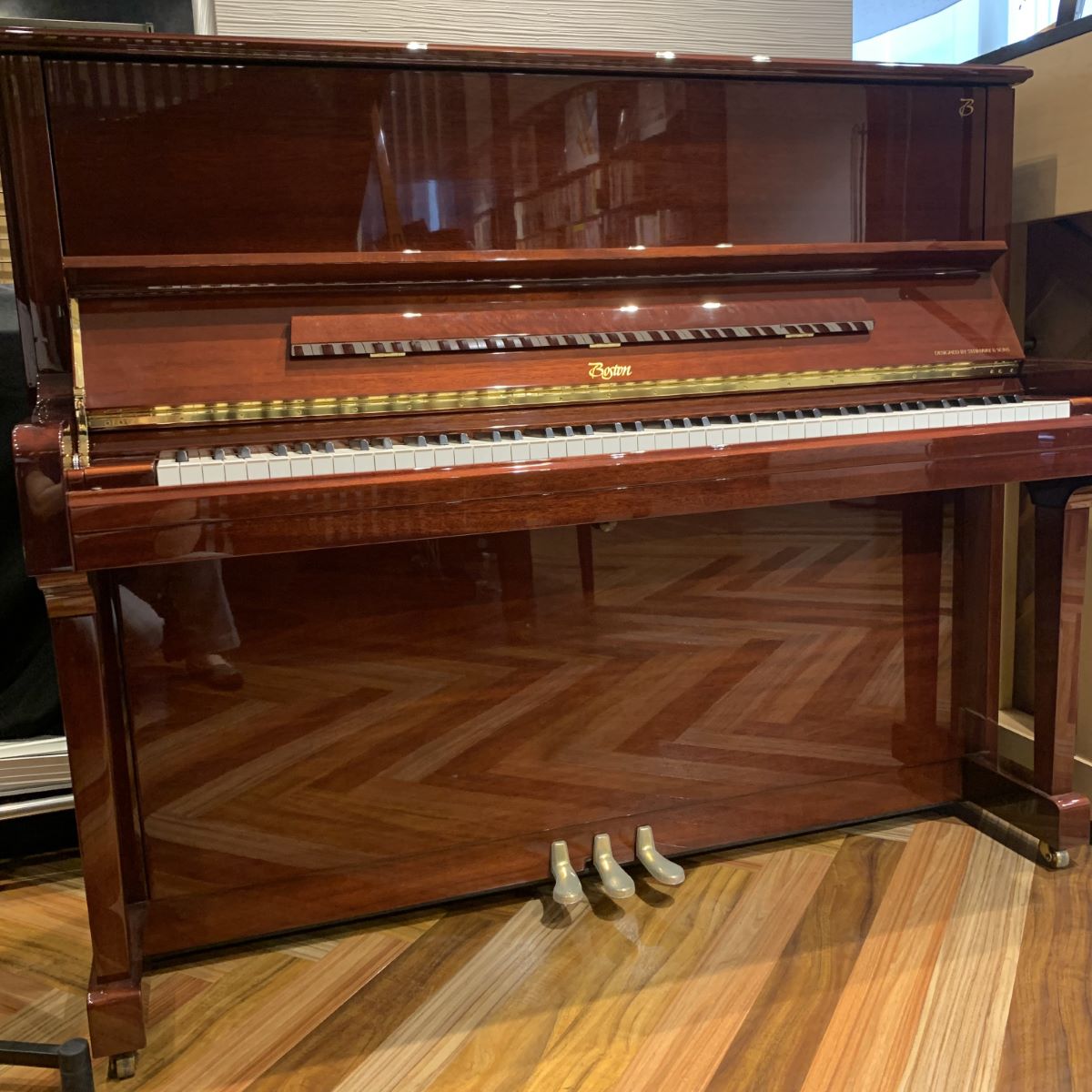 Boston/UP126E（中古）
2007年製造
￥1,100,000（税込）