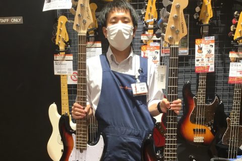 ギターアドバイザー／ドラム・LM・DTMコーナー担当
沖田（おきた）

中学生の時に、ボカロ曲の「弾いてみた動画」を見て心を動かされ、高校生からベースを始めました。学生の時は主に邦ロック（ONE OK ROCKやELLEGARDEN等）のコピバンをしておりました！最近ではヨルシカにどハマりしており、暇な時は家でベースラインをコピーしています。（エレキギターも練習中です！難しい…笑）