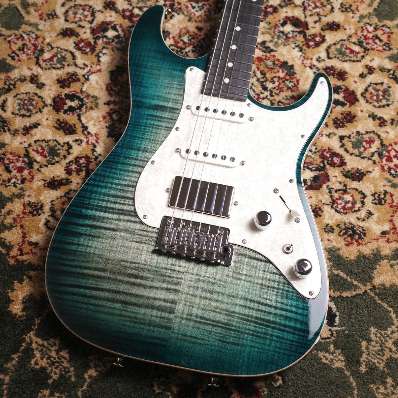【新品】
Tom Anderson Drop Top Classic Cajun Key Lime to Teal Burst【3.35Kg】

¥1,254,200 