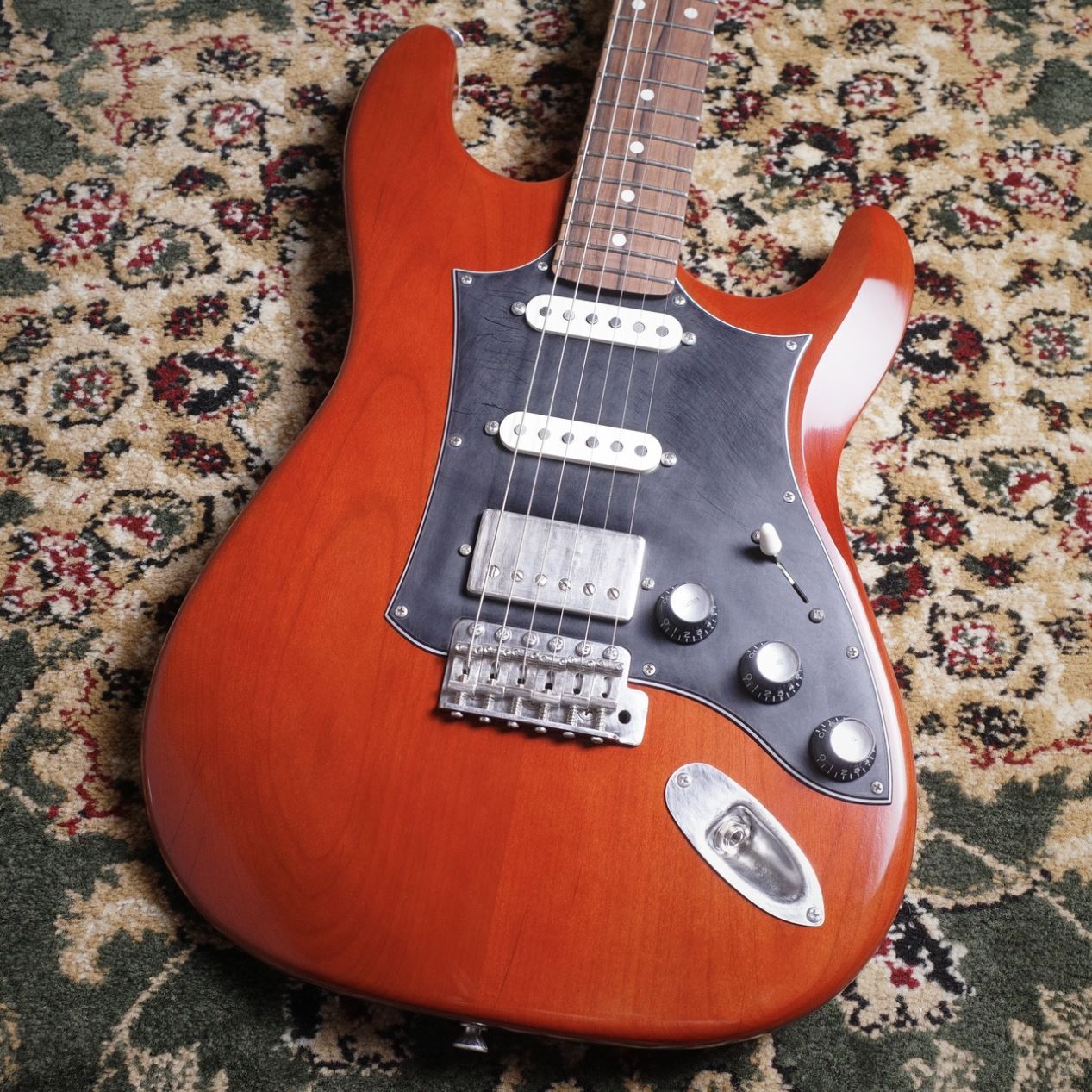 TB Guitarworks SessionMaster SG SSH

¥388,080 
