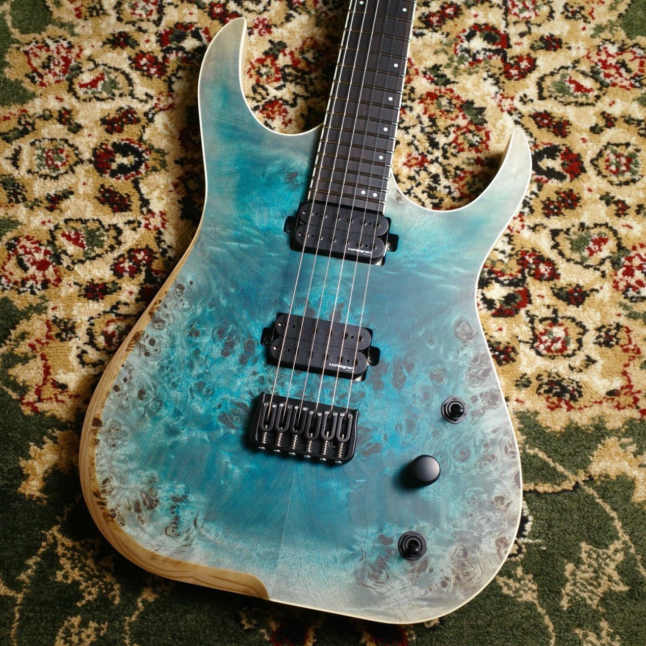 新品Skervesen Guitars Raptor 6 Poplar Burl Aqua Blue Burst MH 【3.33kg】