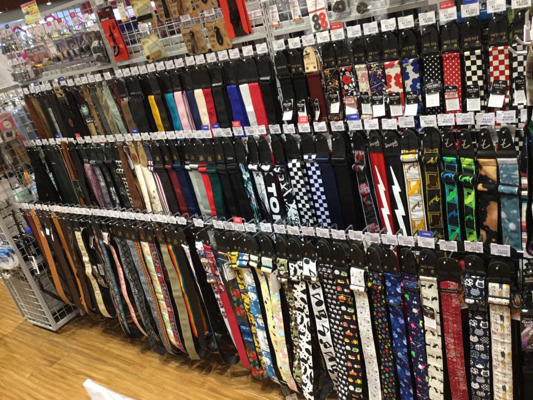 他にも多数のストラップを取り扱っております。