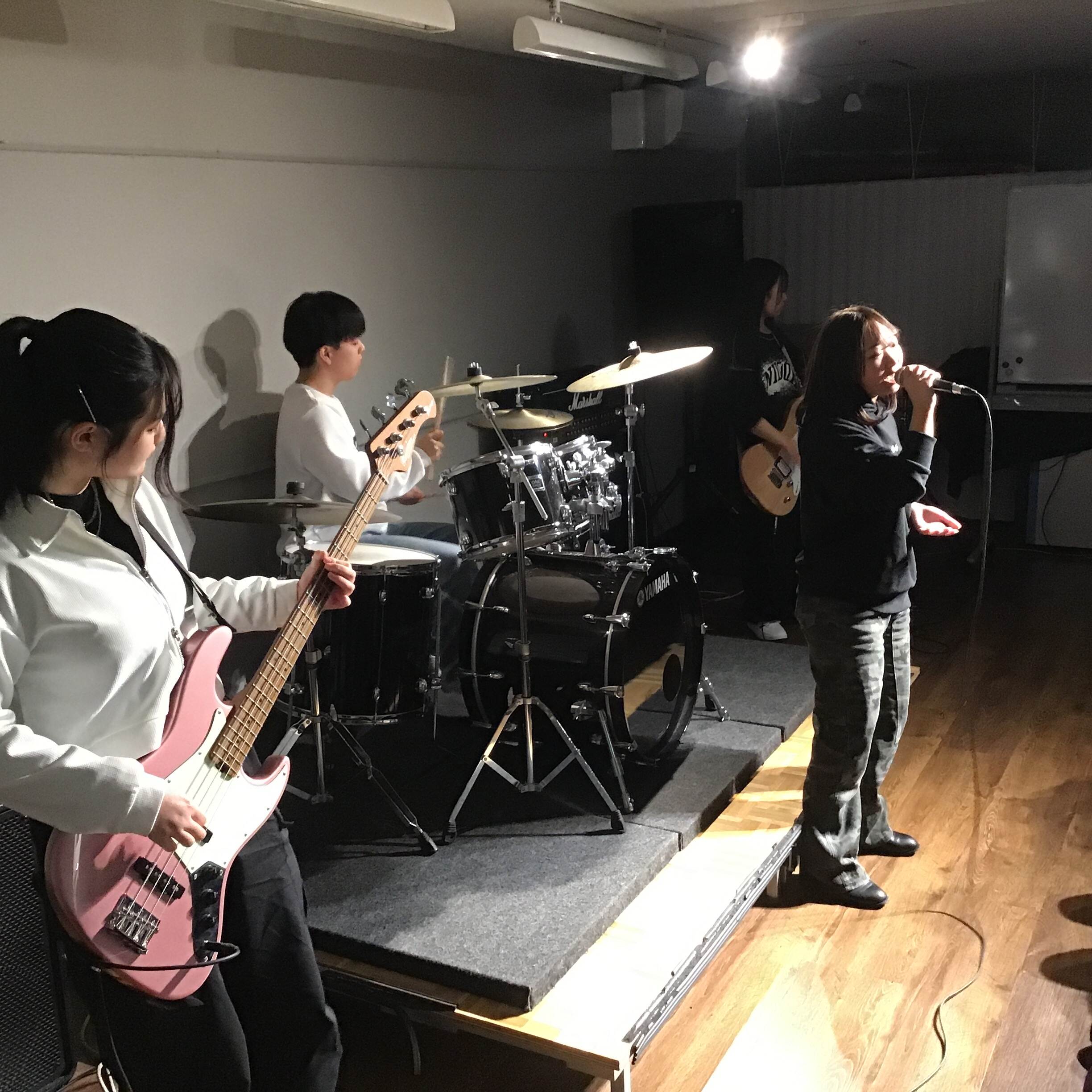 バンドmonotone