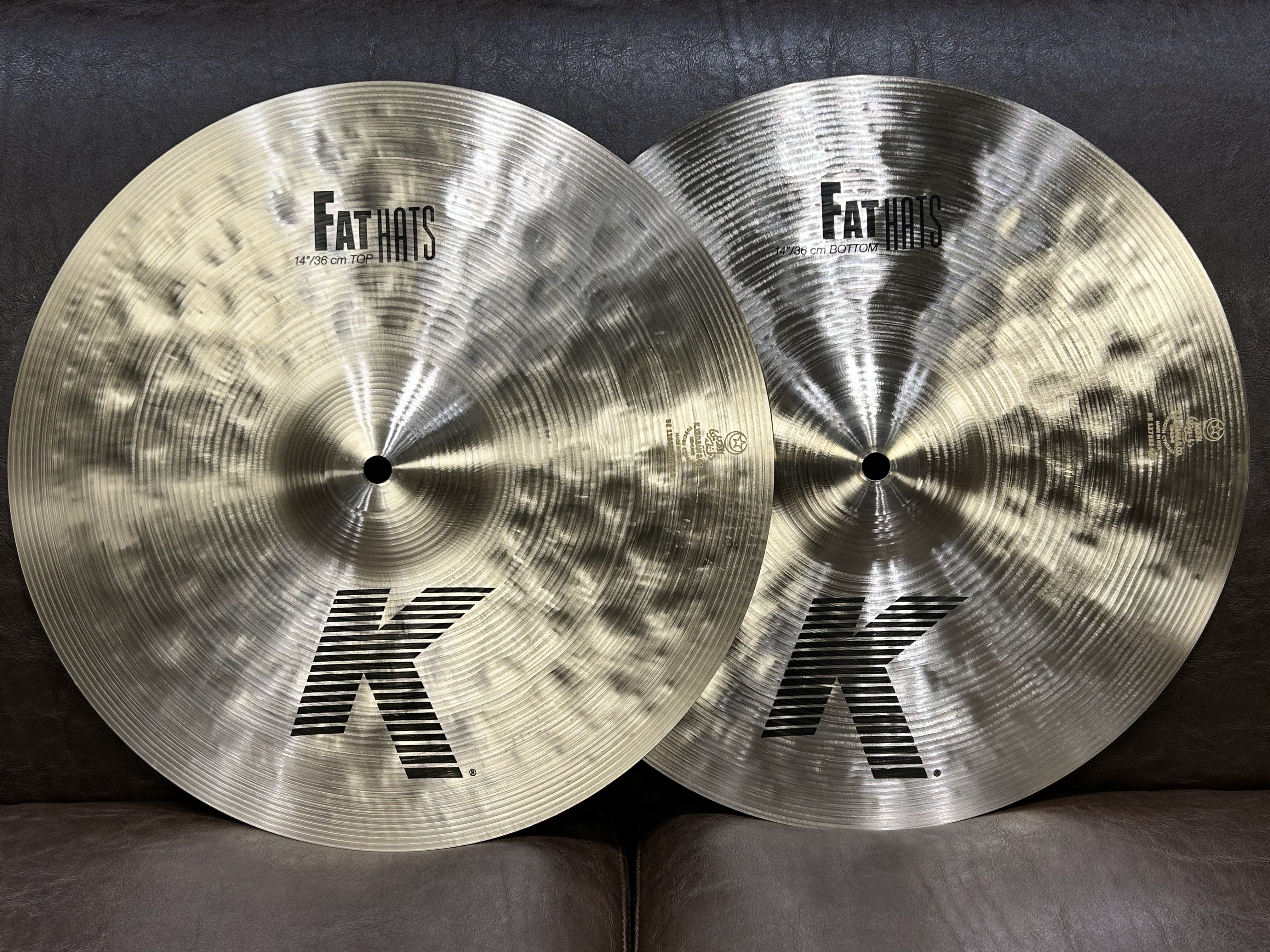 【型名】
FatHats14

【選定コメント】
「オープンとクローズのつながりが良く、フットクローズ音も鮮やかで使いやすい。全体のバランスの良さで選びました。」

【重量】
1,065g+1,300g

【販売価格】
￥93,500-