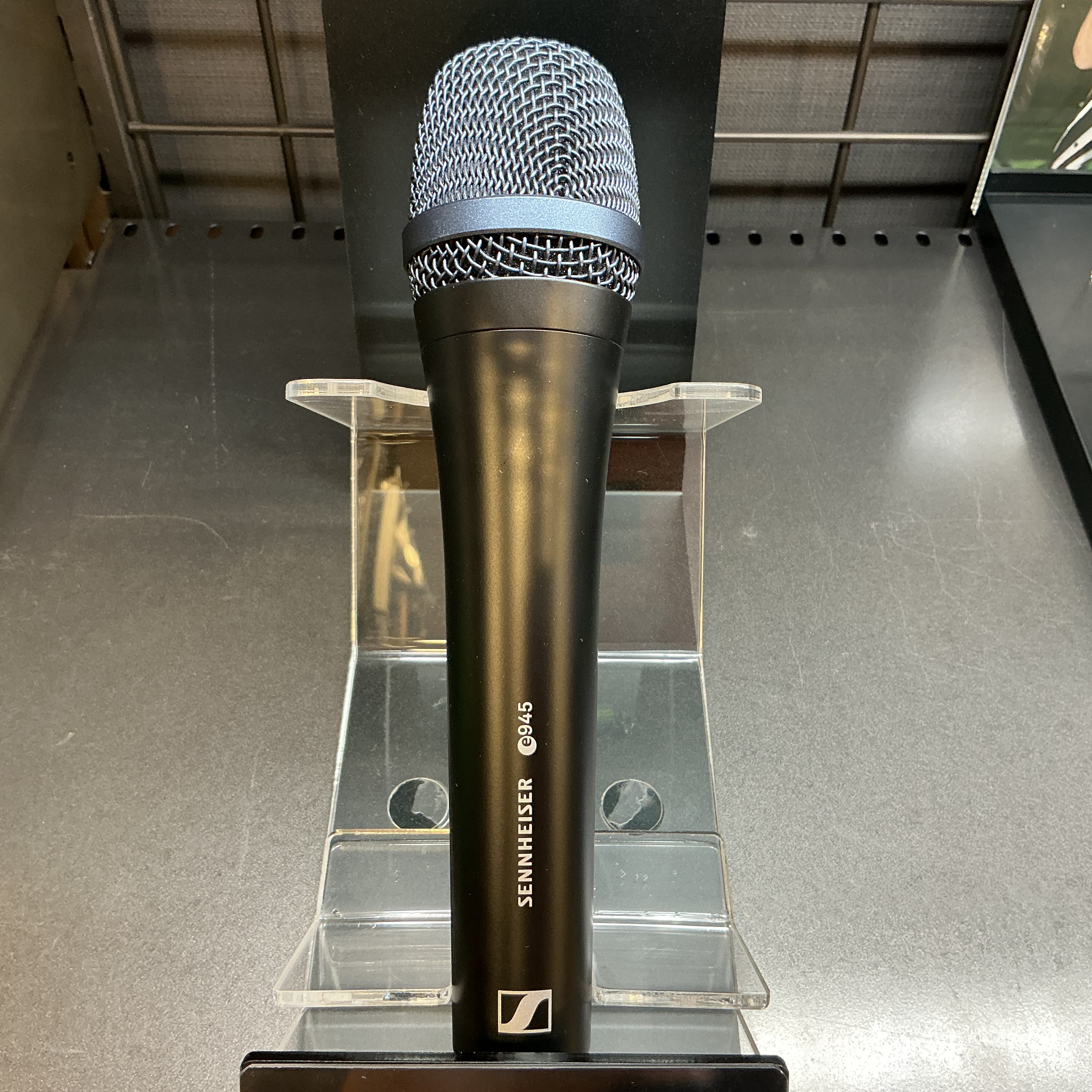 ゼンハイザーe 945