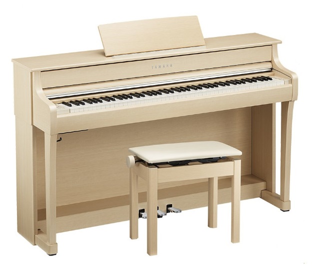 メーカー：YAMAHA
型名：SCLP-8350　EM
販売価格(税込)：￥198,000

☆【島村楽器限定コラボモデル】タッチの速さに応じた繊細な音色変化を再現する技術「グランド・エクスプレッション・モデリング」を搭載。
人気のダークアルダー調に加え、みなとみらい店では新色の「ヨーロピアンメイプル」のカラーを展示中です。