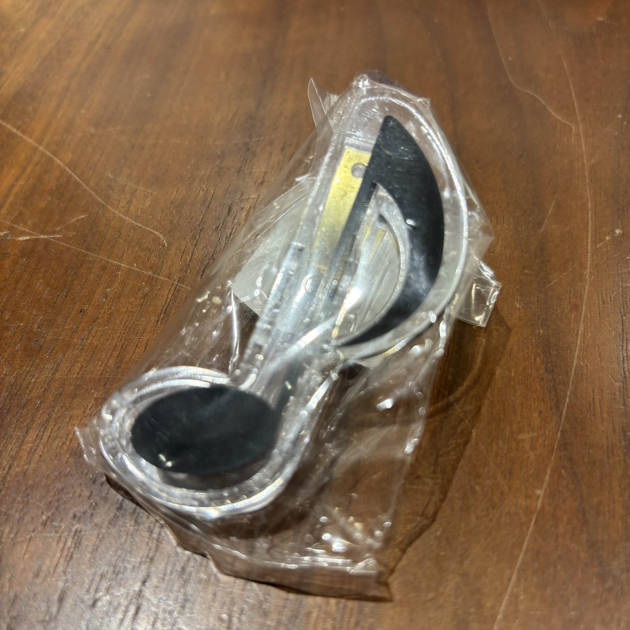品番：CL-18N/8N/BL
サイズ：高さ約70×幅約30mm
販売価格：￥275(税込)