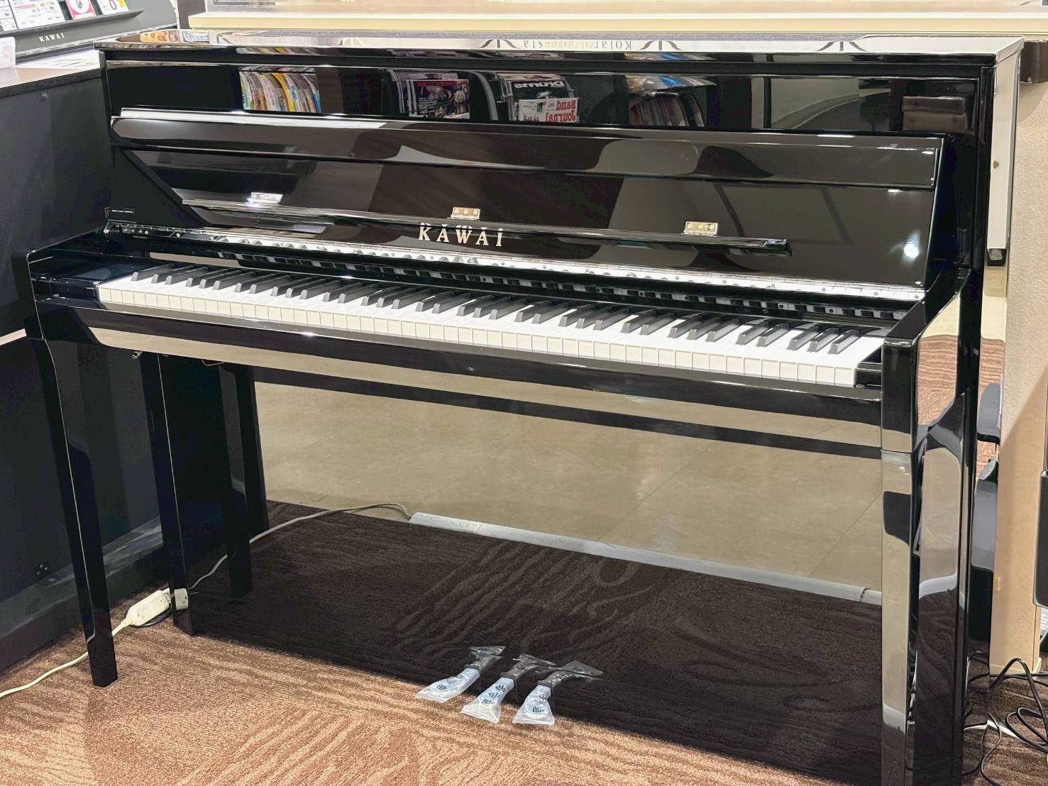 NOVUS NV16

アコースティックピアノを置きたいけど、サイズと音が心配。けれどタッチには拘りたい。
88鍵すべて木製アップライトピアノアクション鍵盤搭載。
4トップスピーカーと2ドームスピーカー、新加振器を搭載し進化した新響板スピーカーシステムがよりリアルなサウンドを再現します。


￥792,000(税込)
★配送設置費別途