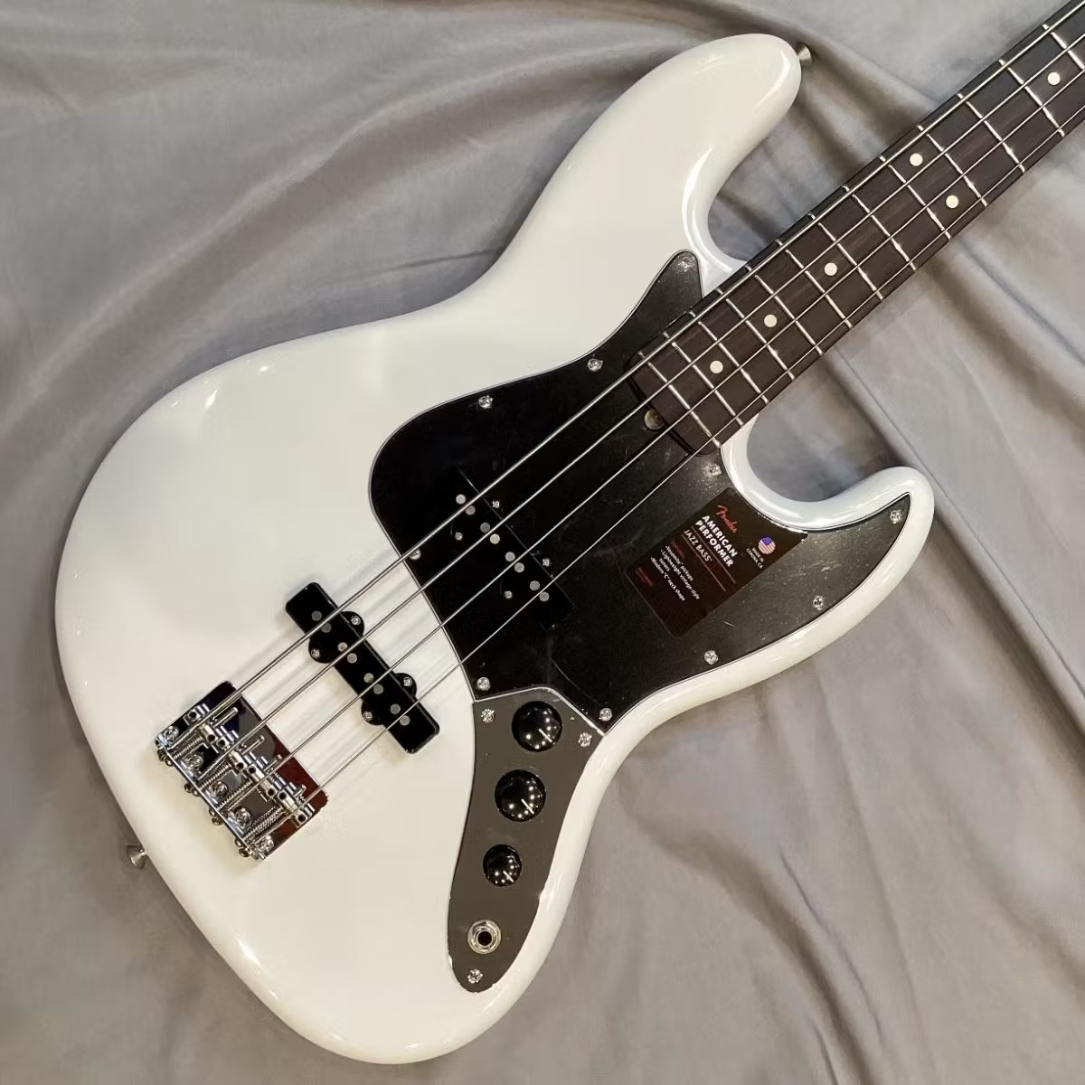 FenderAmerican Performer Jazz Bass Rosewood Fingerboard Arctic White