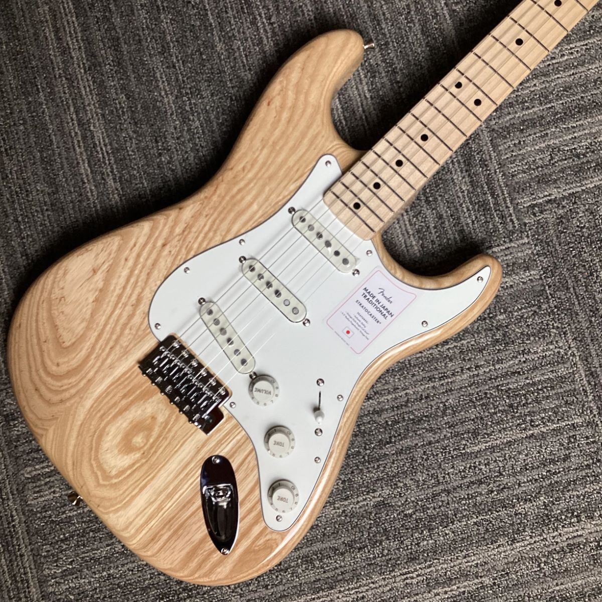 FenderMade in Japan Traditional 70s Stratocaster Maple Fingerboard