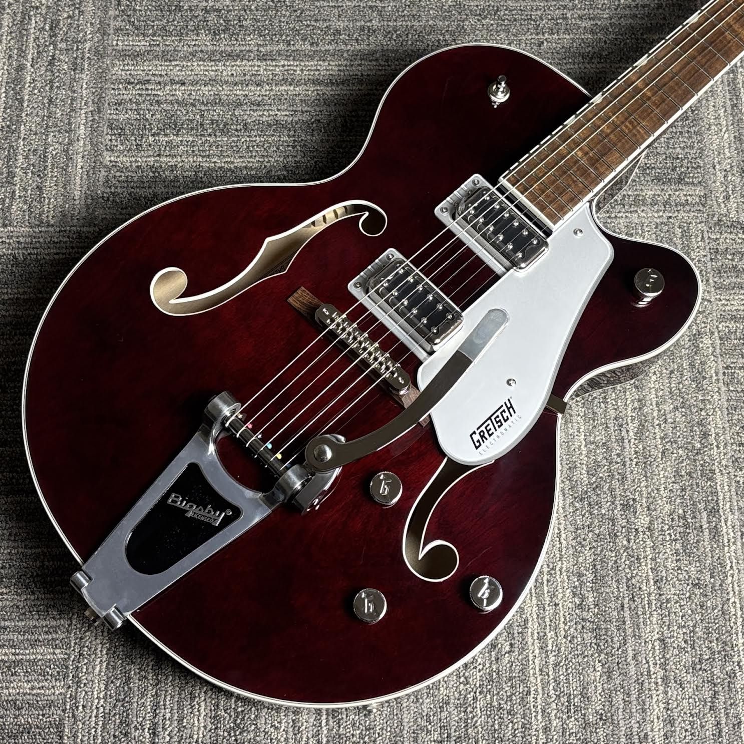 GRETSCHG5420T Electromatic Classic Hollow Body Single-Cut with Bigsby Laurel Fingerboard Walnut Stain