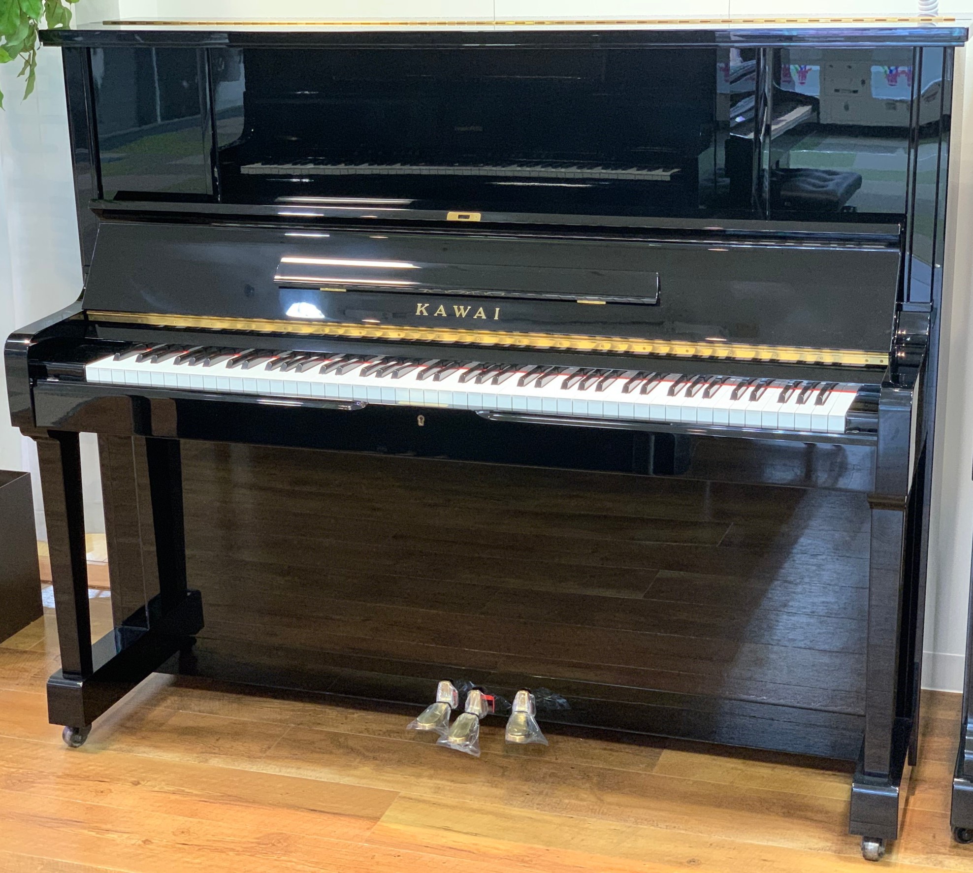 KAWAI 
中古 BS2C/1996年製

高さ:125cm　幅：153cm
奥行：59cm　重さ：220kg

￥341,000（税込）


