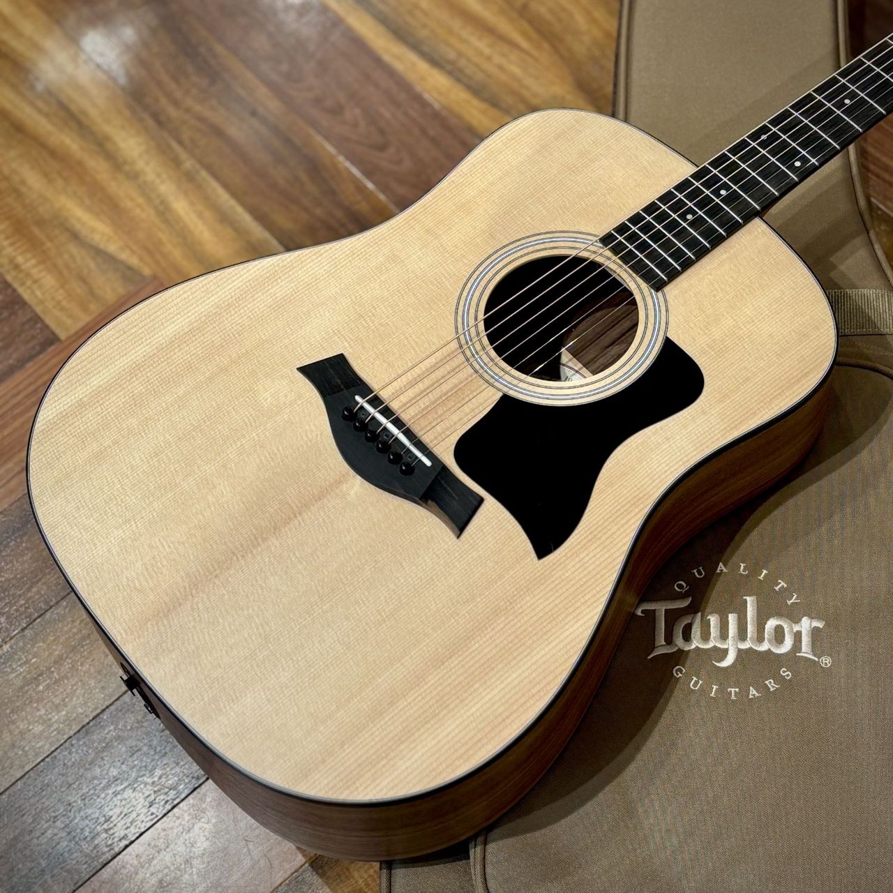 Taylor 110e Walnut
SN:2211121419
￥109,900(税込)