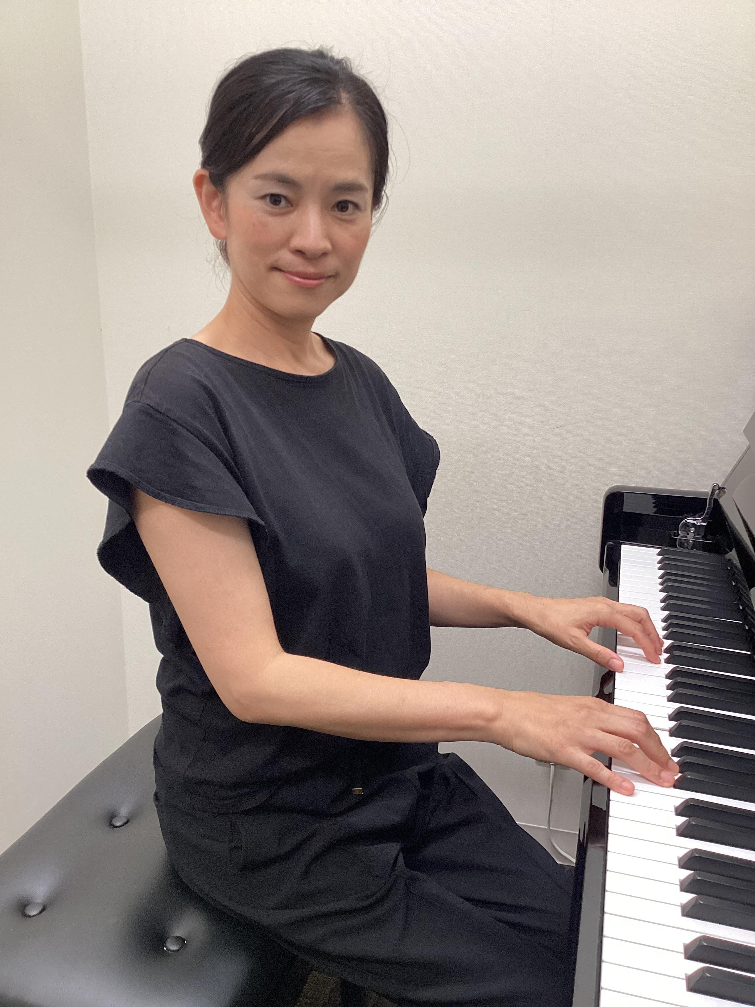 ★ピアノ講師名田潤子（なだ　じゅんこ）