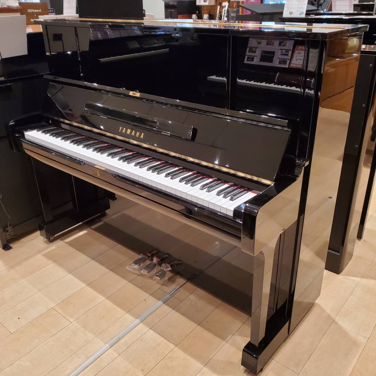 中古アップライトピアノヤマハ UX1
