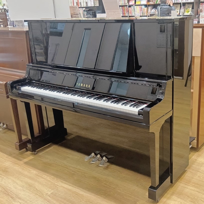 中古アップライトピアノYAMAHA　UX30A