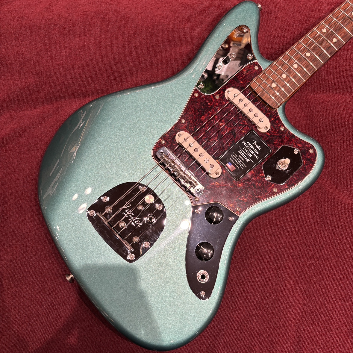 Fender AM PRO CLSC JAGUARRW