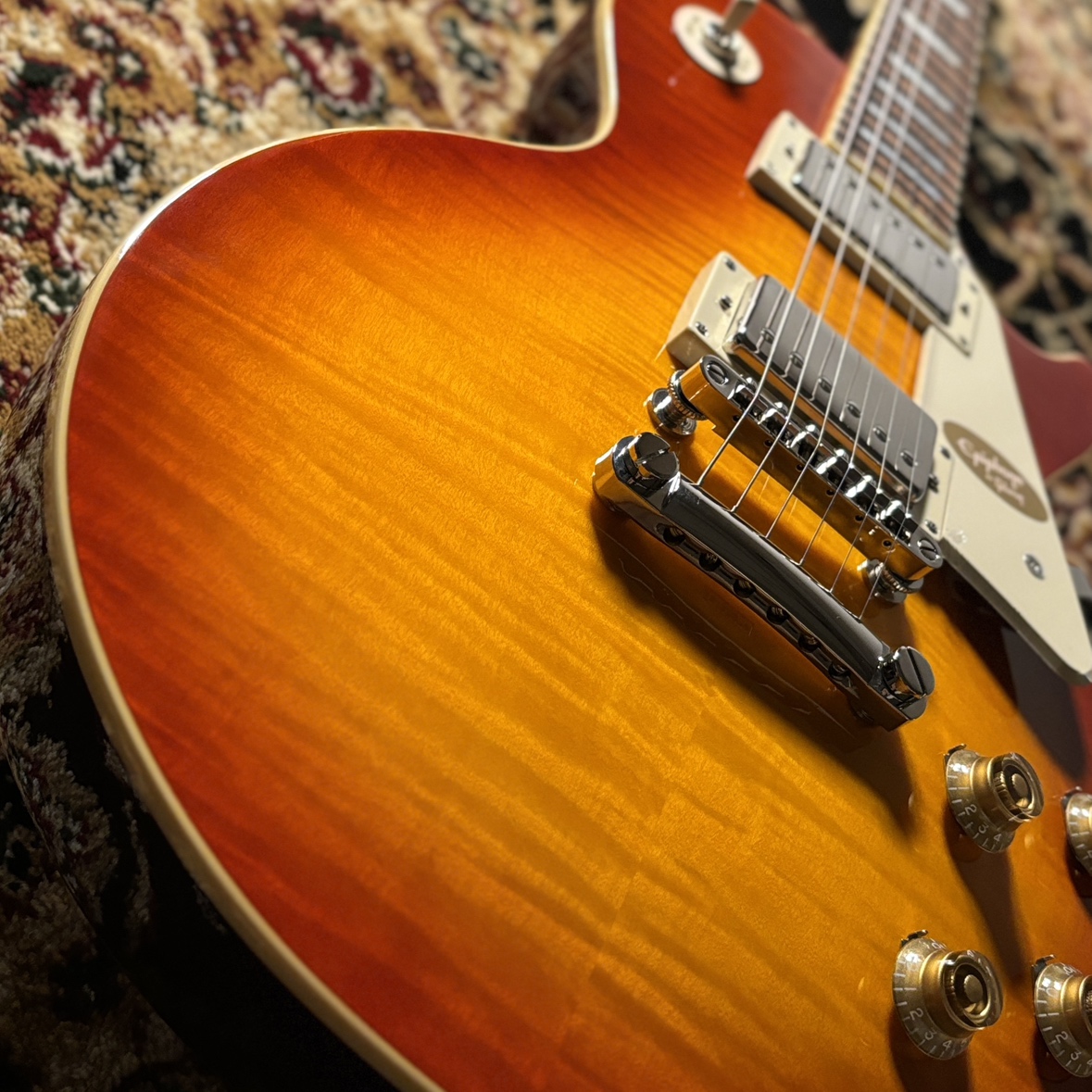 EpiphoneLes Paul Standard 50s Figured Top Washed Cherry Sunburst
