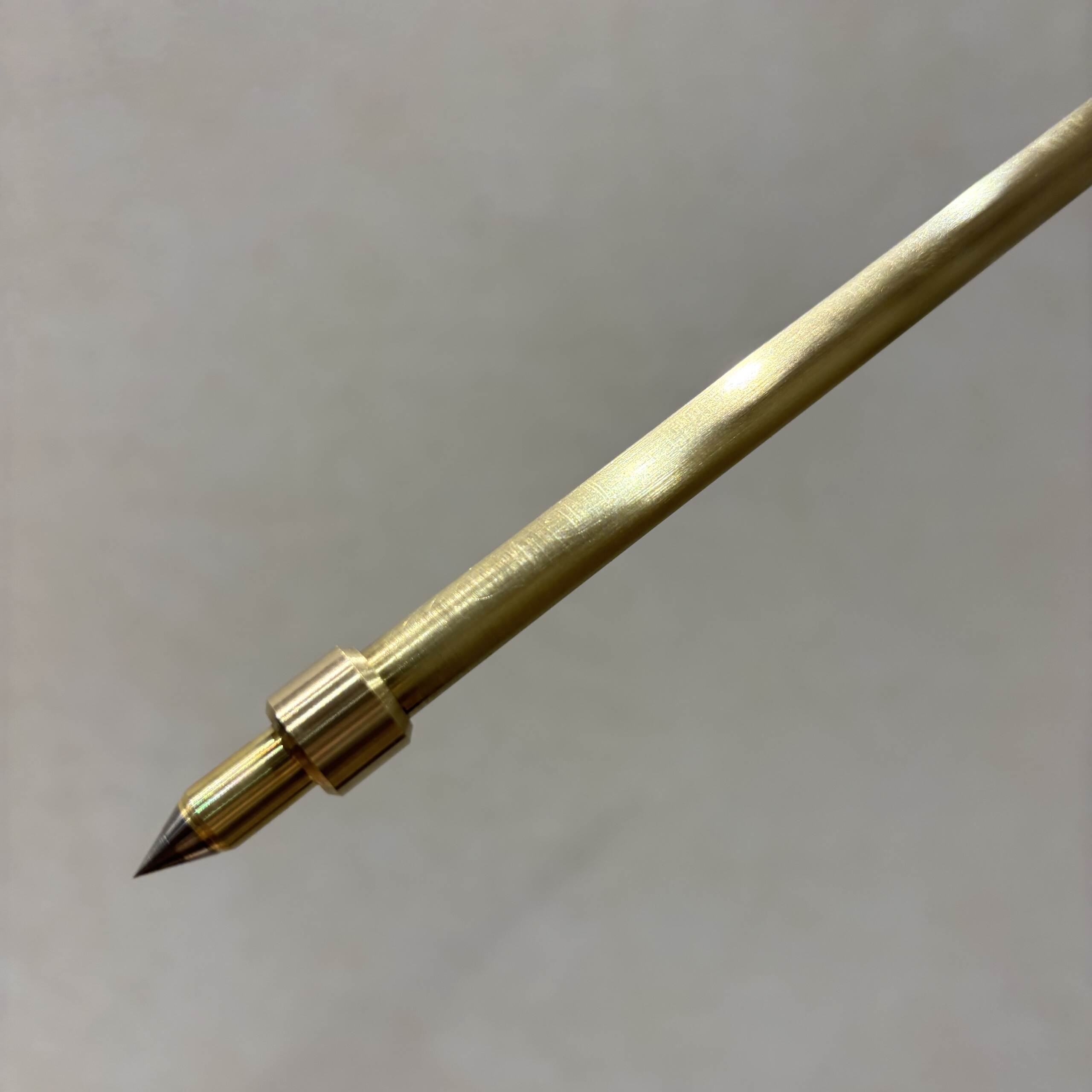 見附精機工業カルテット　チェロエンドピン